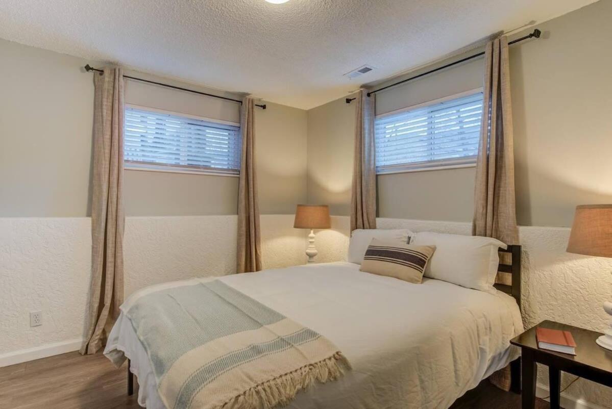 Romantic Getaway Base Of Mountains Parks & Trails