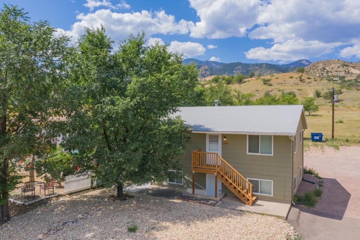 Romantic Getaway Base Of Mountains Parks & Trails *