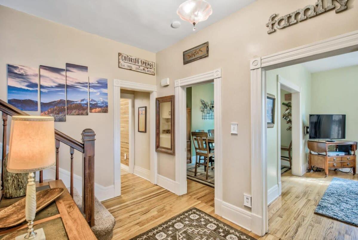 Holiday home Victorian Charm With Hot Tub & Fire Pit Downtown Colorado Springs