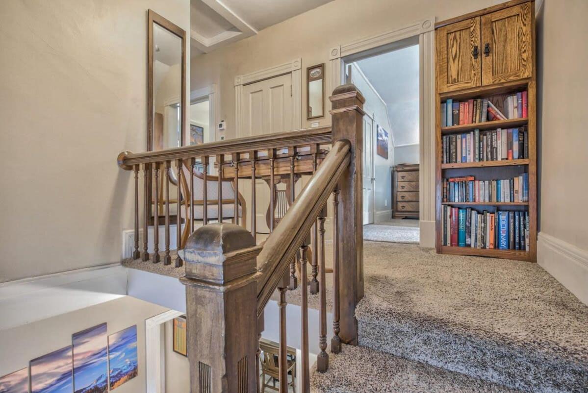 Victorian Charm With Hot Tub & Fire Pit Downtown Holiday home *