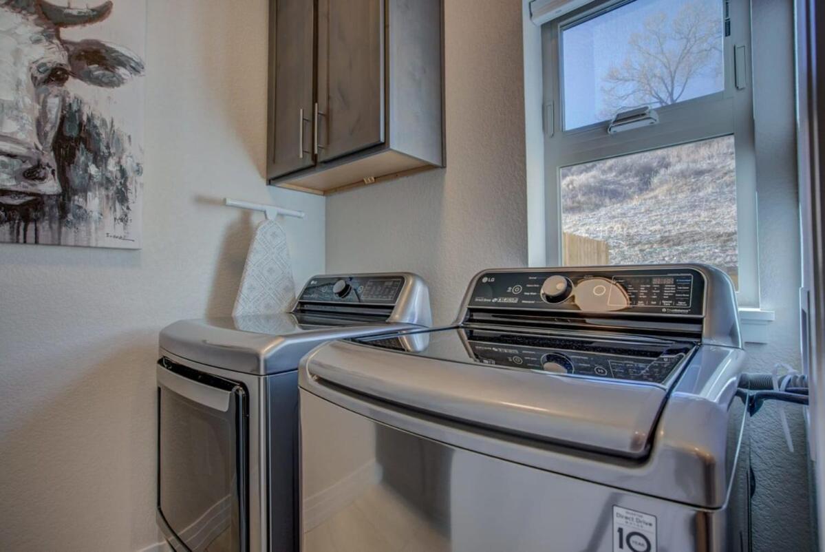 Huge Epic Views 2 Rooftop Lounges Prime Area * Colorado Springs