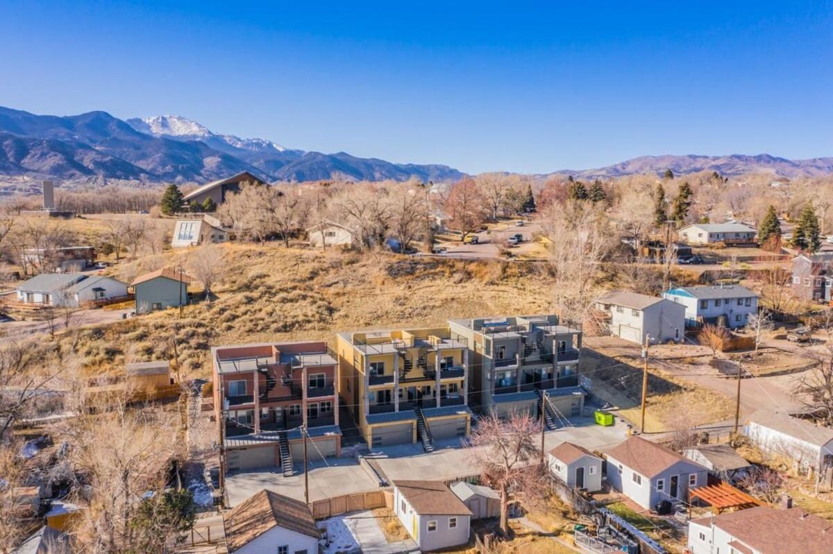 Huge Epic Views 2 Rooftop Lounges Prime Area Holiday home *