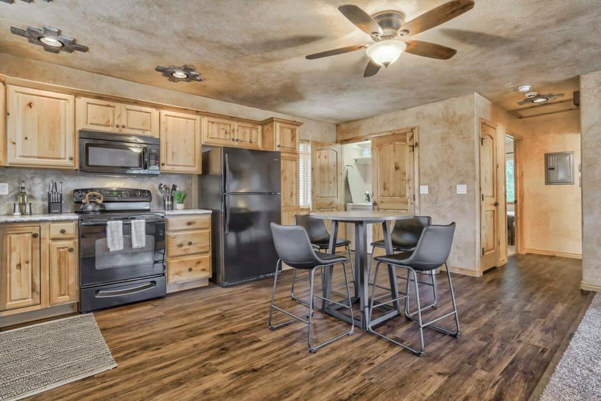 5bd Two Homes Firepit Great Family Vacation Area *