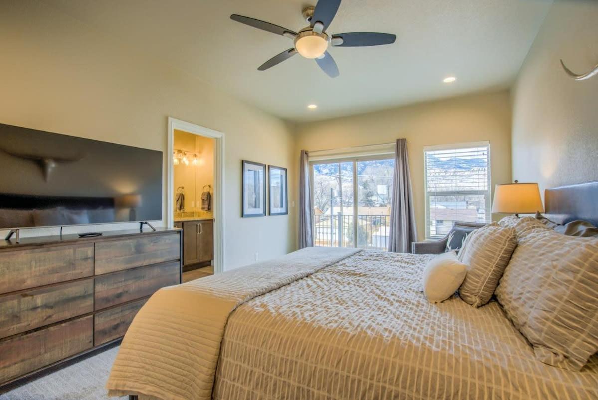 8bd Mnt Views Oasis Near Garden Of The Gods Ideal For Groups Holiday home Colorado Springs