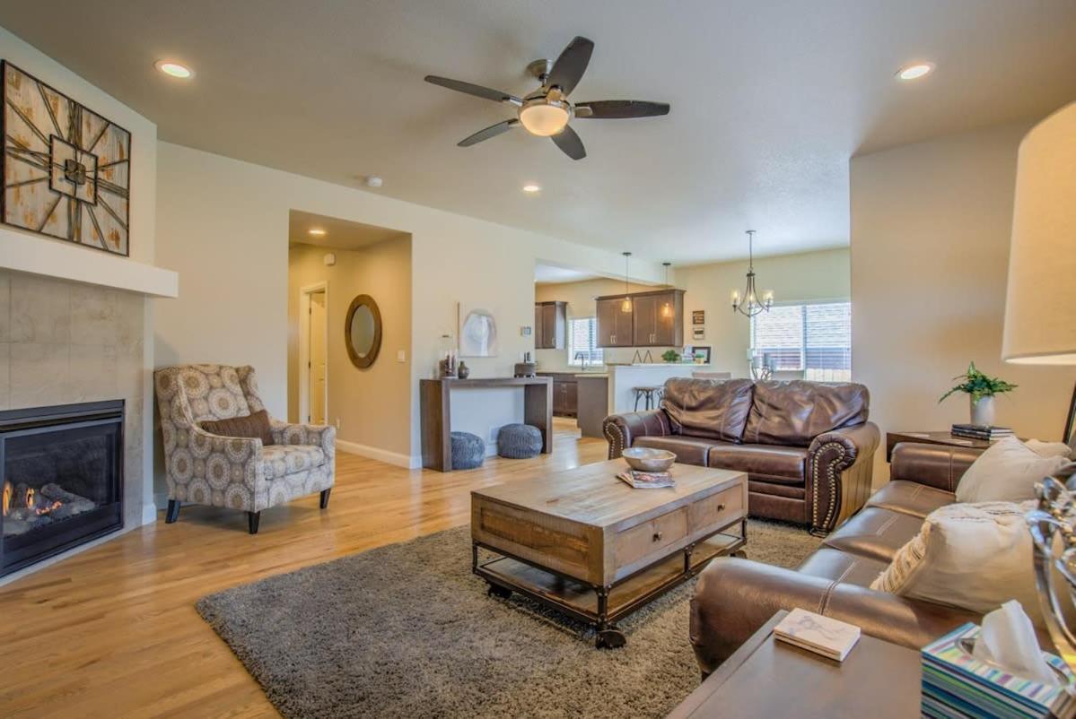 8bd Mnt Views Oasis Near Garden Of The Gods Ideal For Groups *