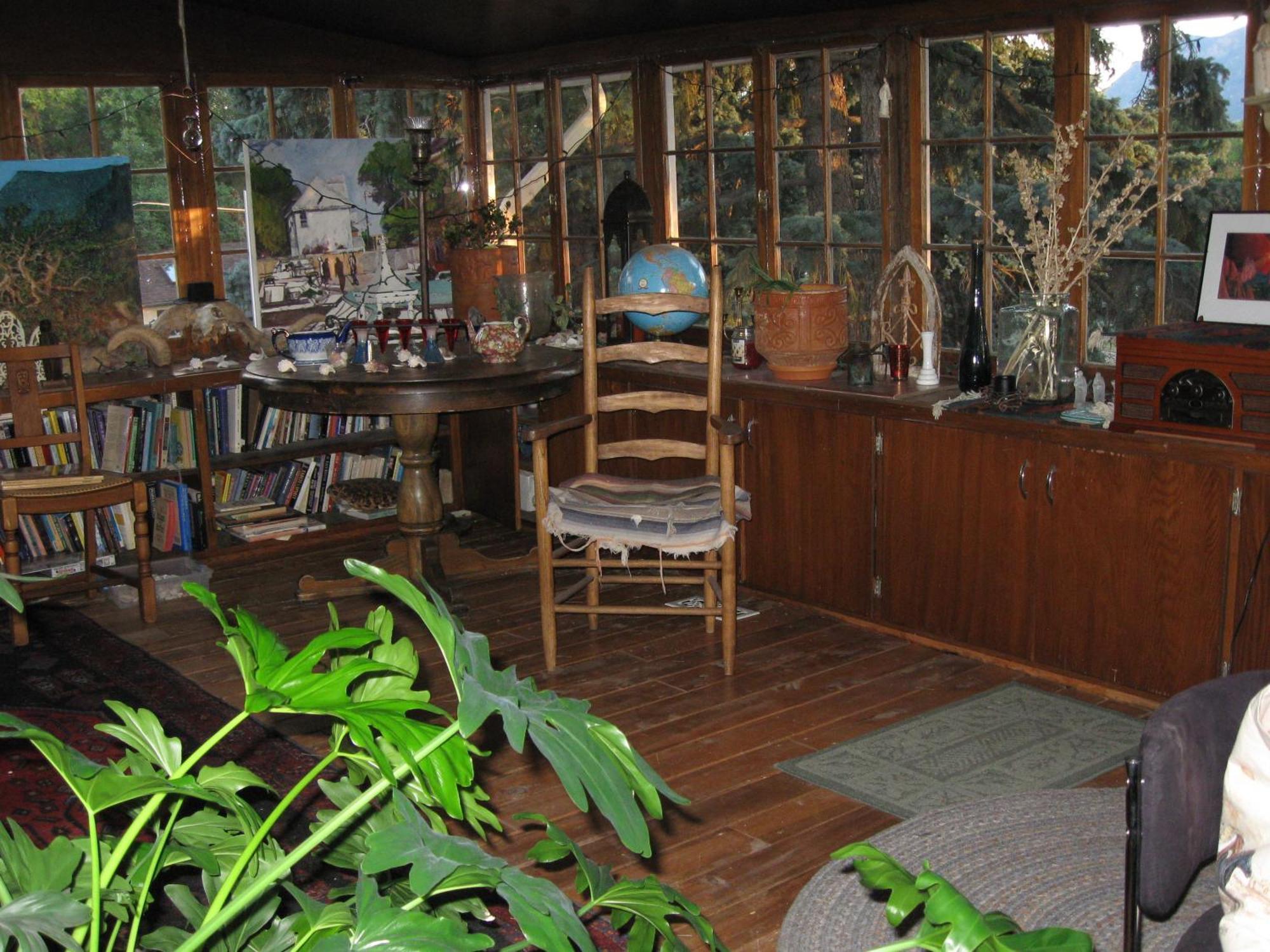 Guest house Mystic Portal 420