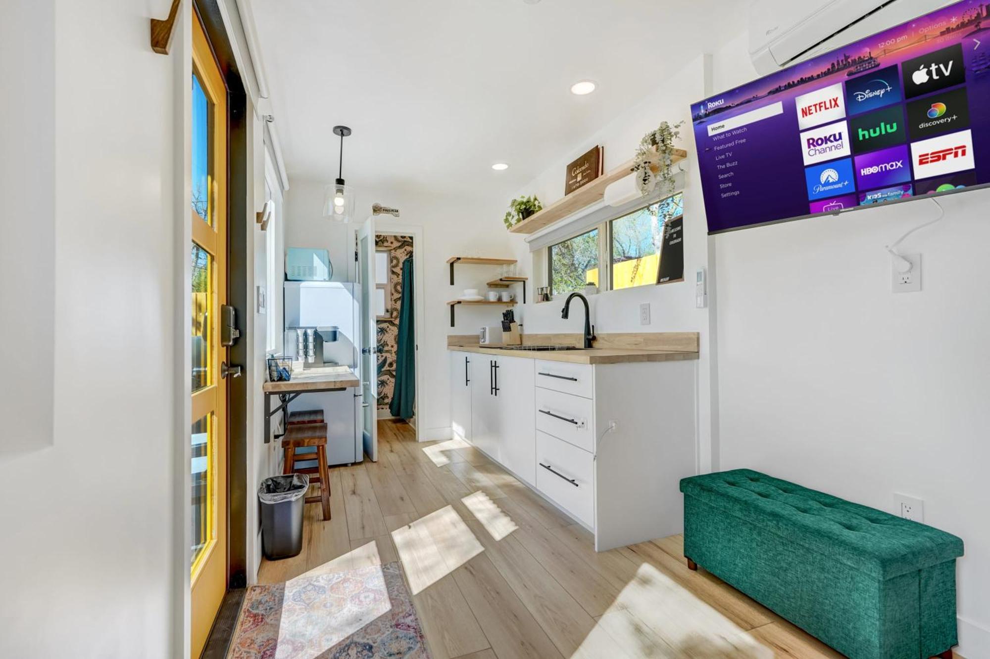 Holiday home Cargo Casita Shipping Container Tiny