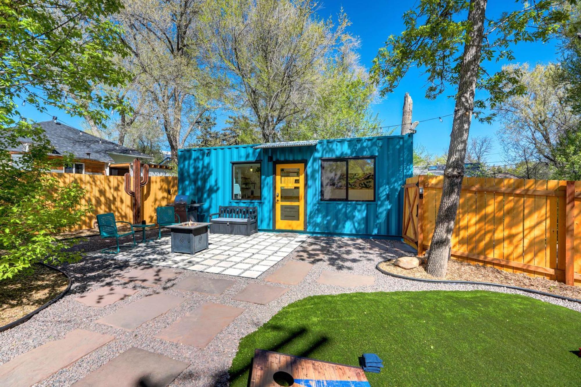 Holiday home Cargo Casita Shipping Container Tiny *