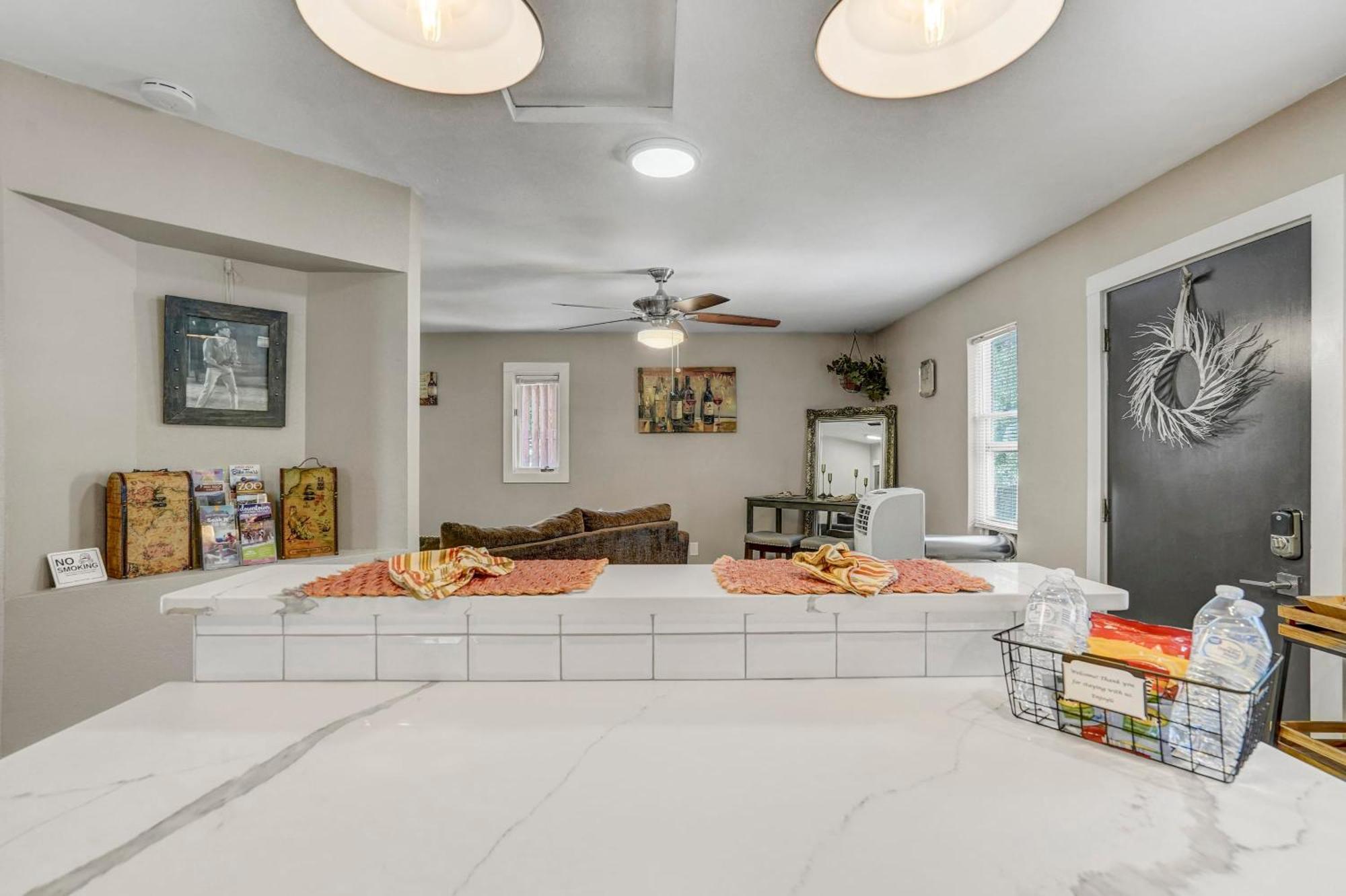 The Loft ~ Smart Tv ~ Firepit ~ Self Check-in *