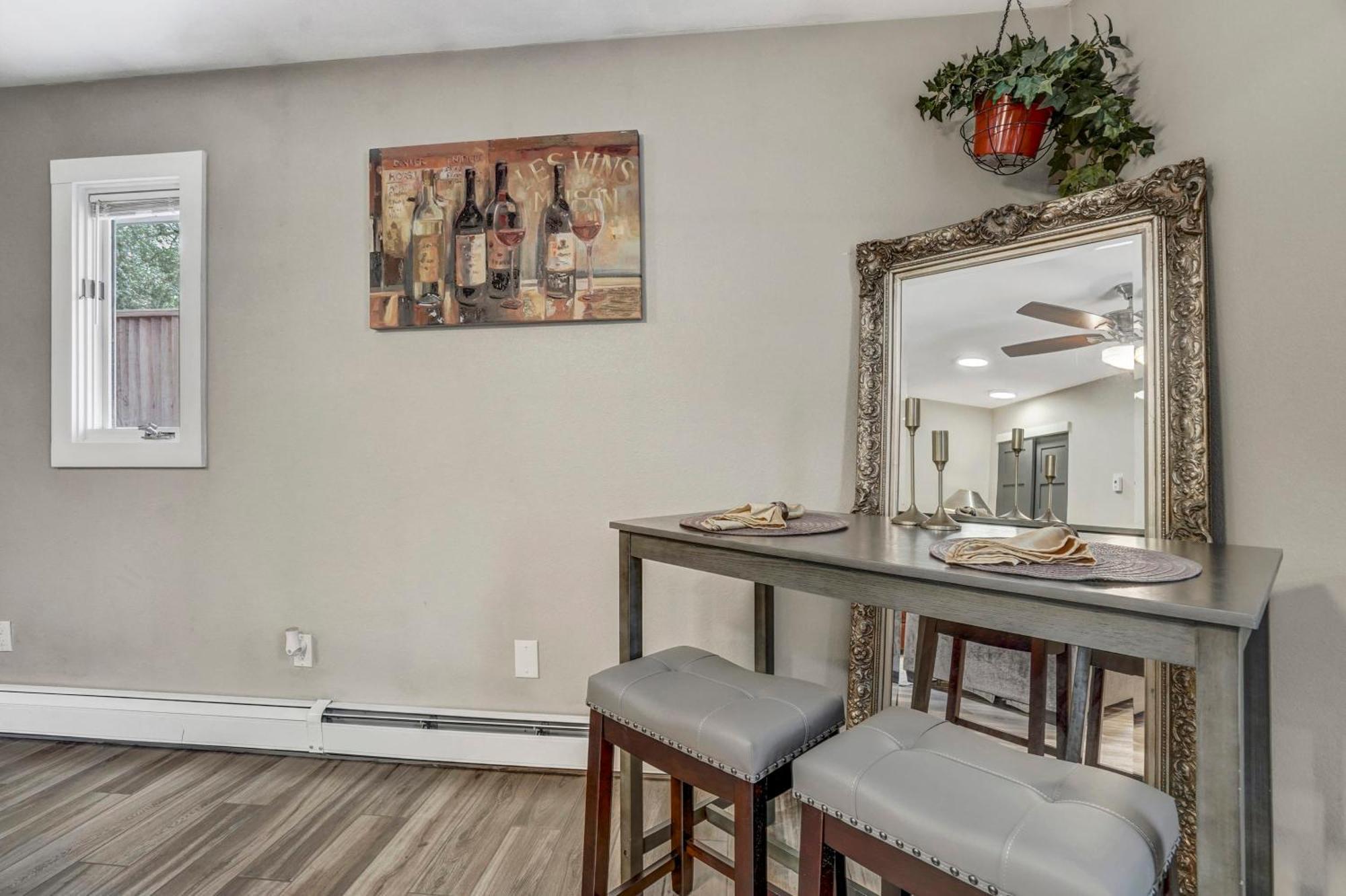 The Loft ~ Smart Tv ~ Firepit ~ Self Check-in
