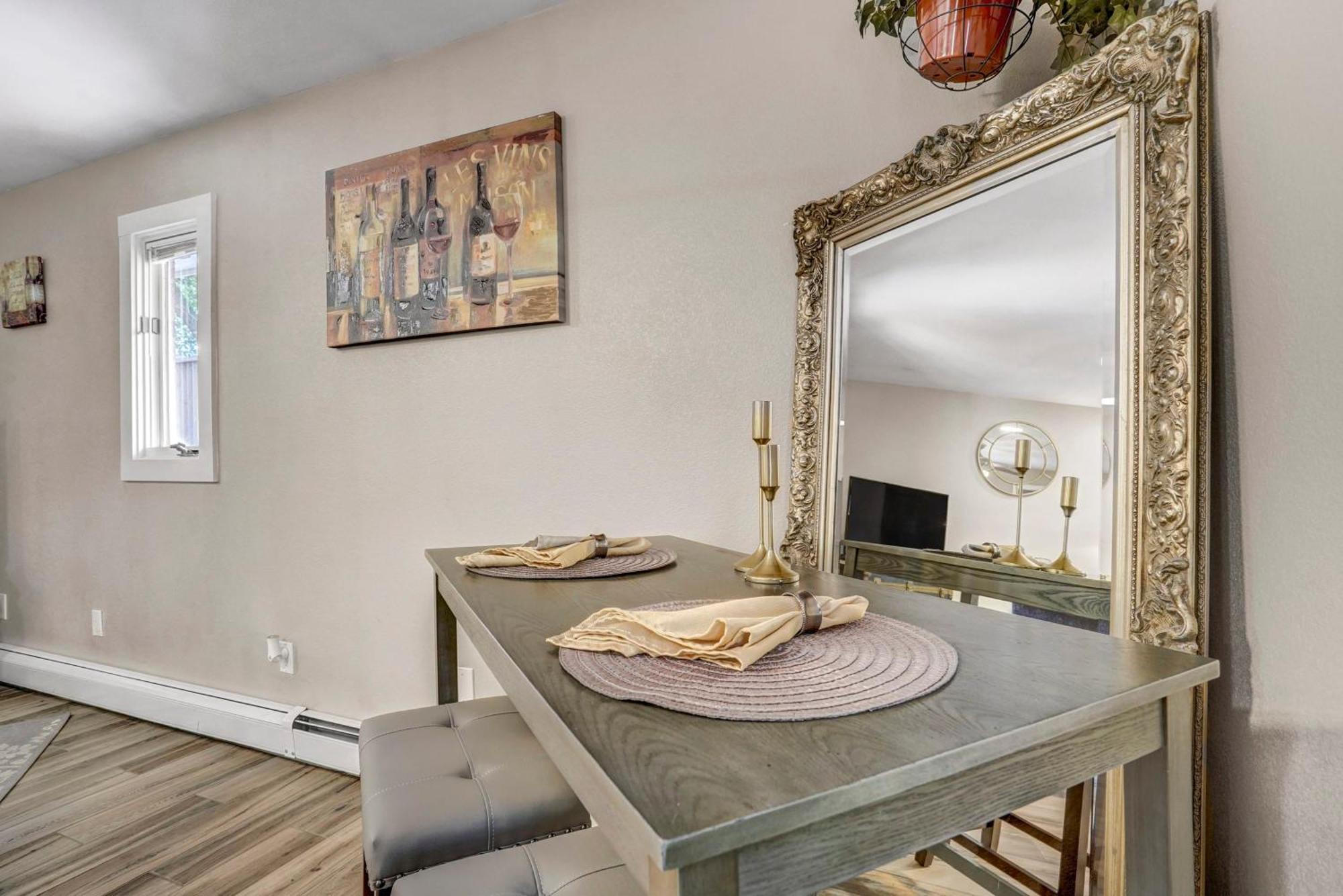 The Loft ~ Smart Tv ~ Firepit ~ Self Check-in Apartment