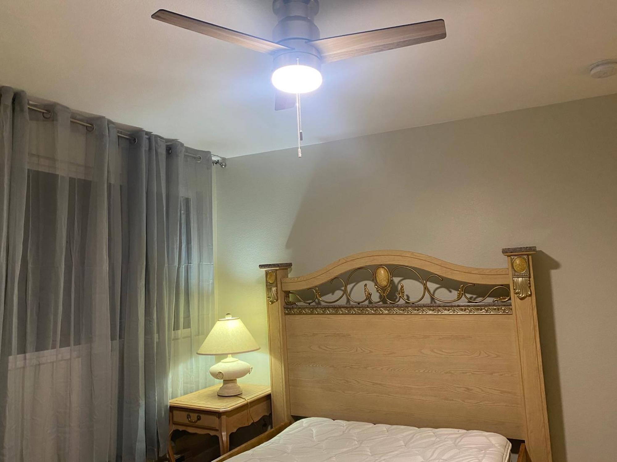4 Bed 3 Bath Garage Conversion, Great For Families * Colorado Springs