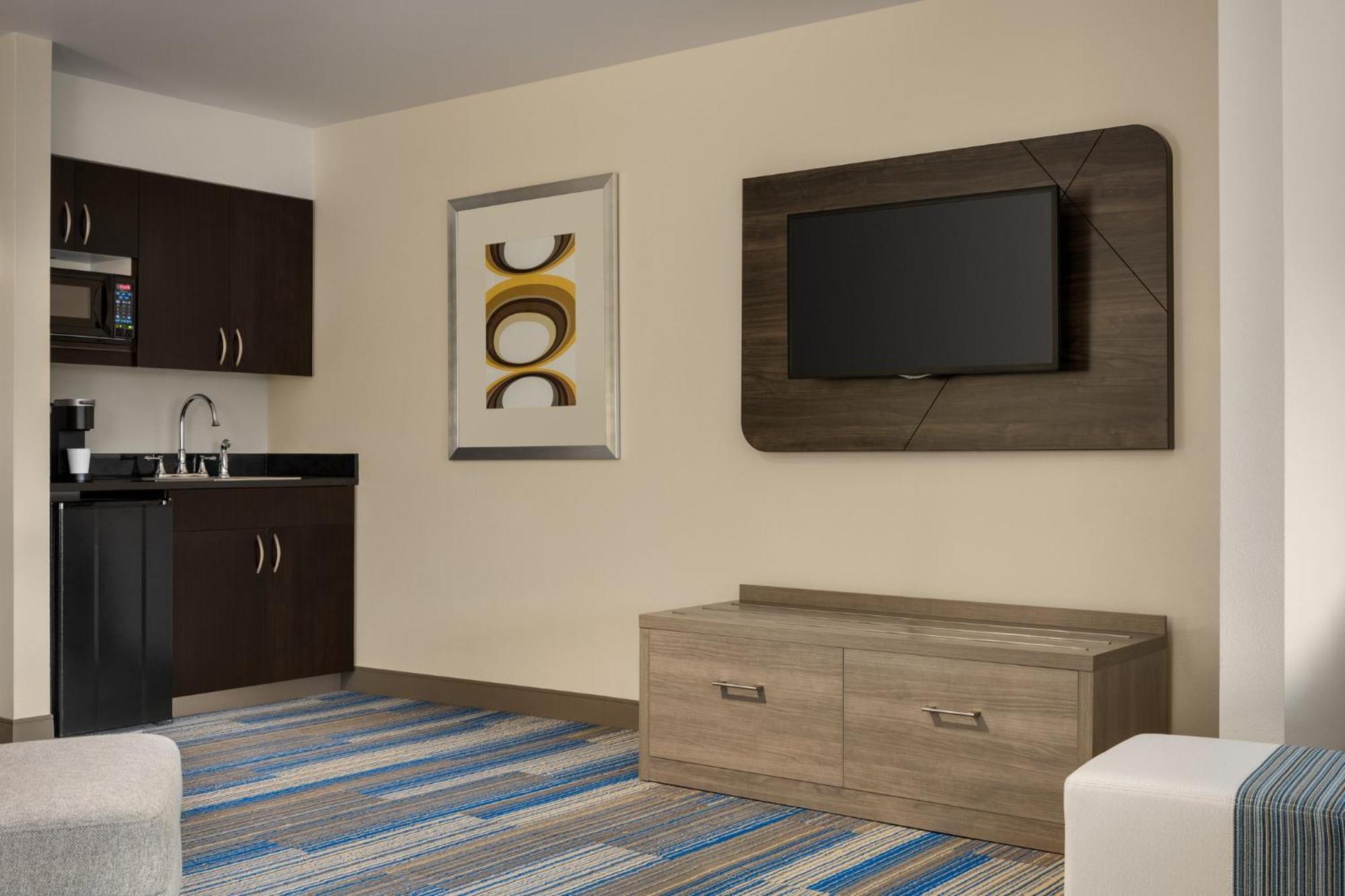 Hotel Express & By Ihg