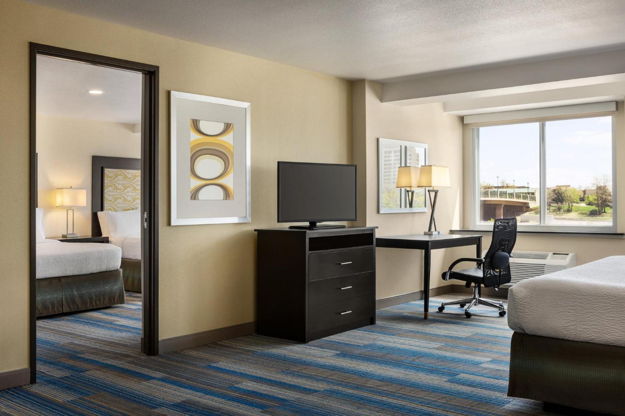 Hotel Express & By Ihg