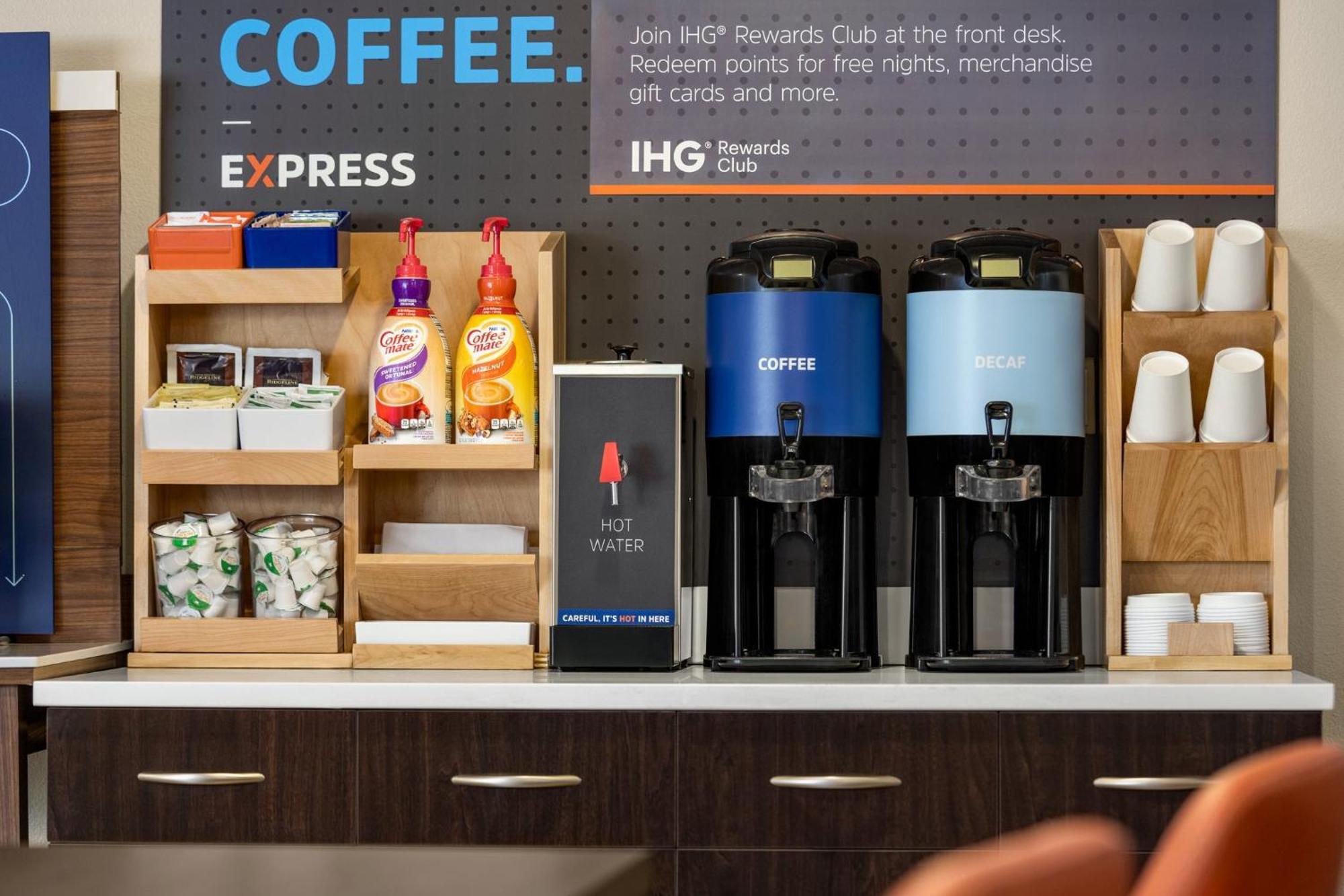 Express & By Ihg 2*
