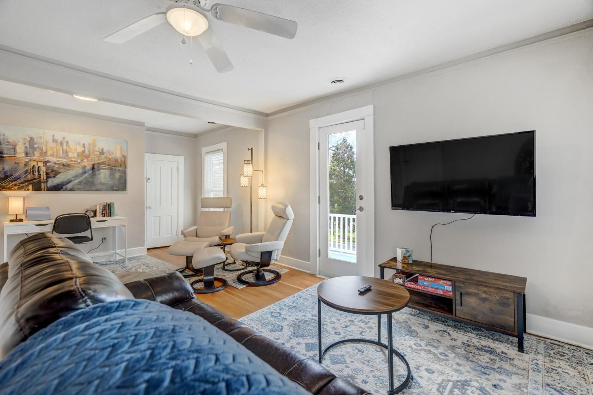 Holiday home Downtown Getaway - Balcony - King Beds *
