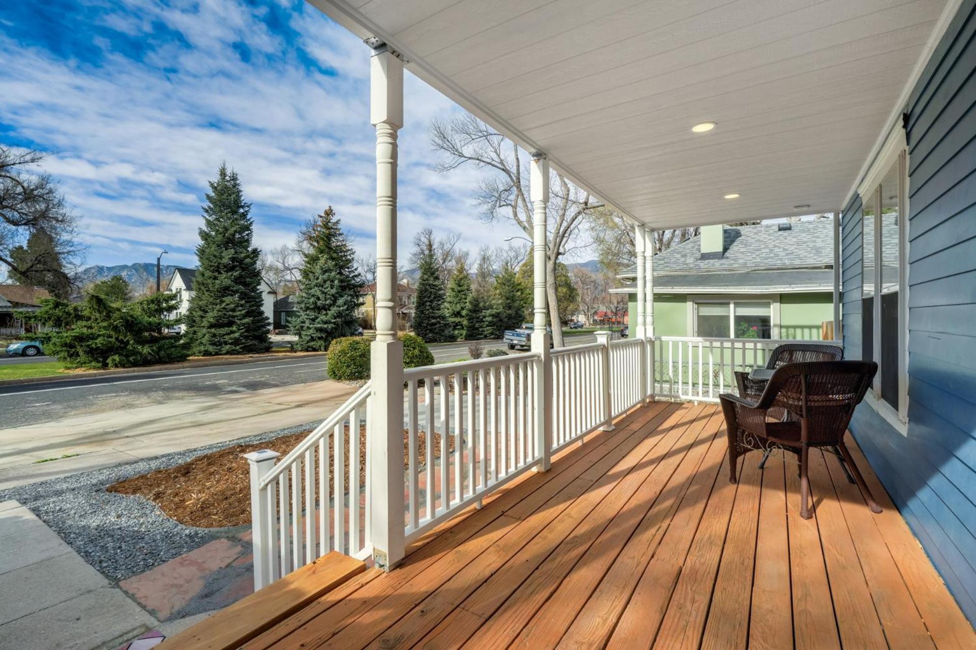 Downtown Getaway - Balcony - King Beds Holiday home *