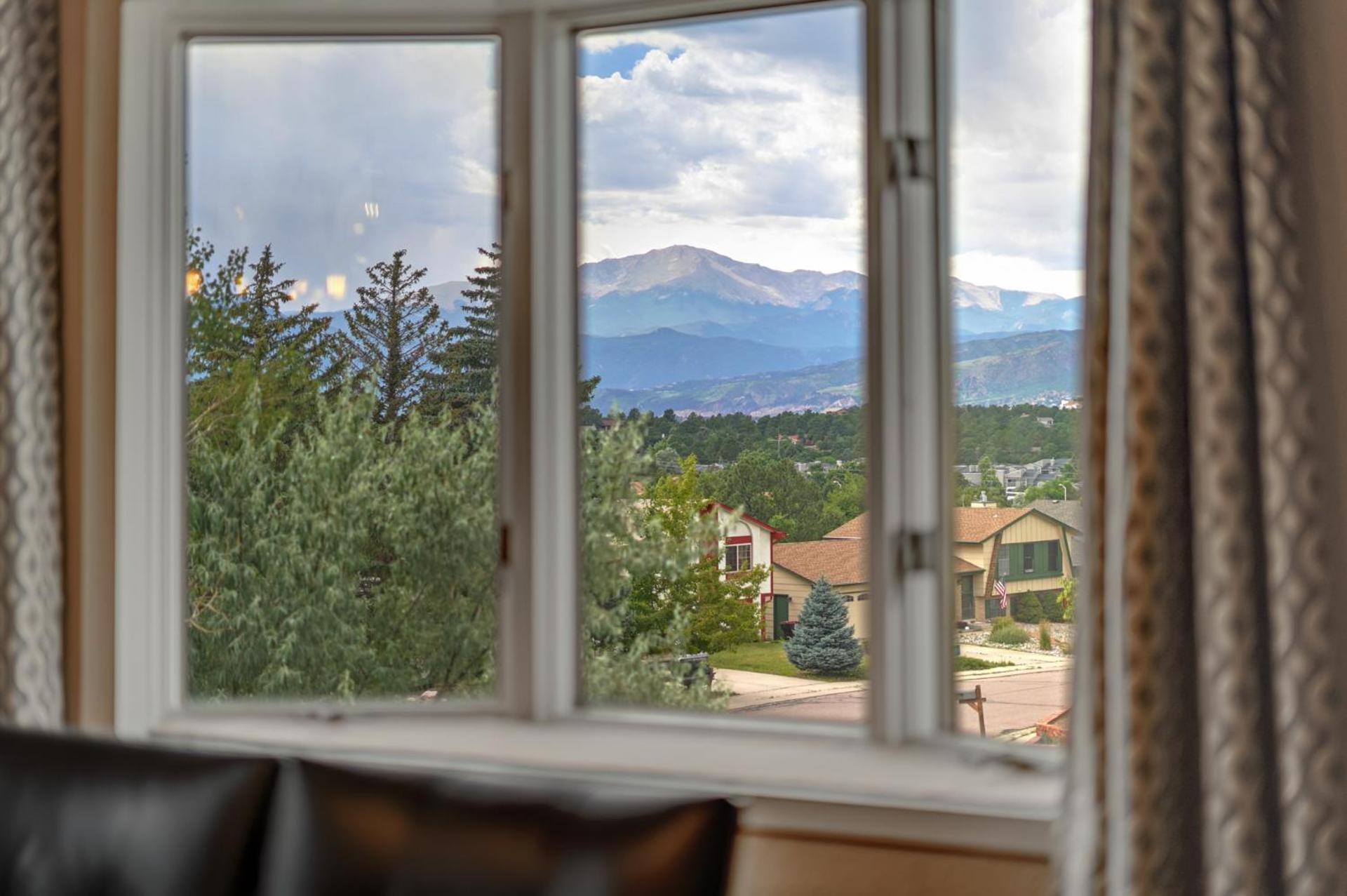 Colorado Retreat-king-pikes Peak View-foosball Holiday home Colorado Springs