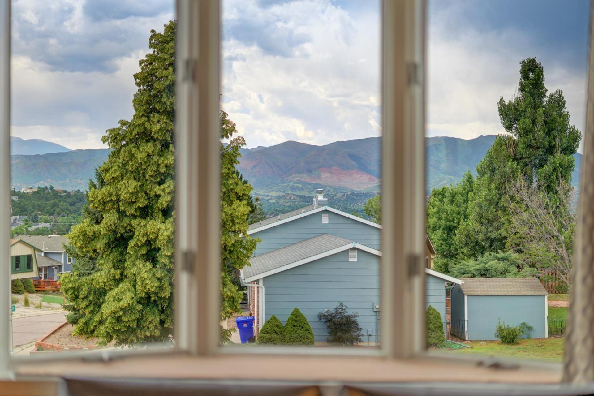 Colorado Retreat-king-pikes Peak View-foosball Holiday home