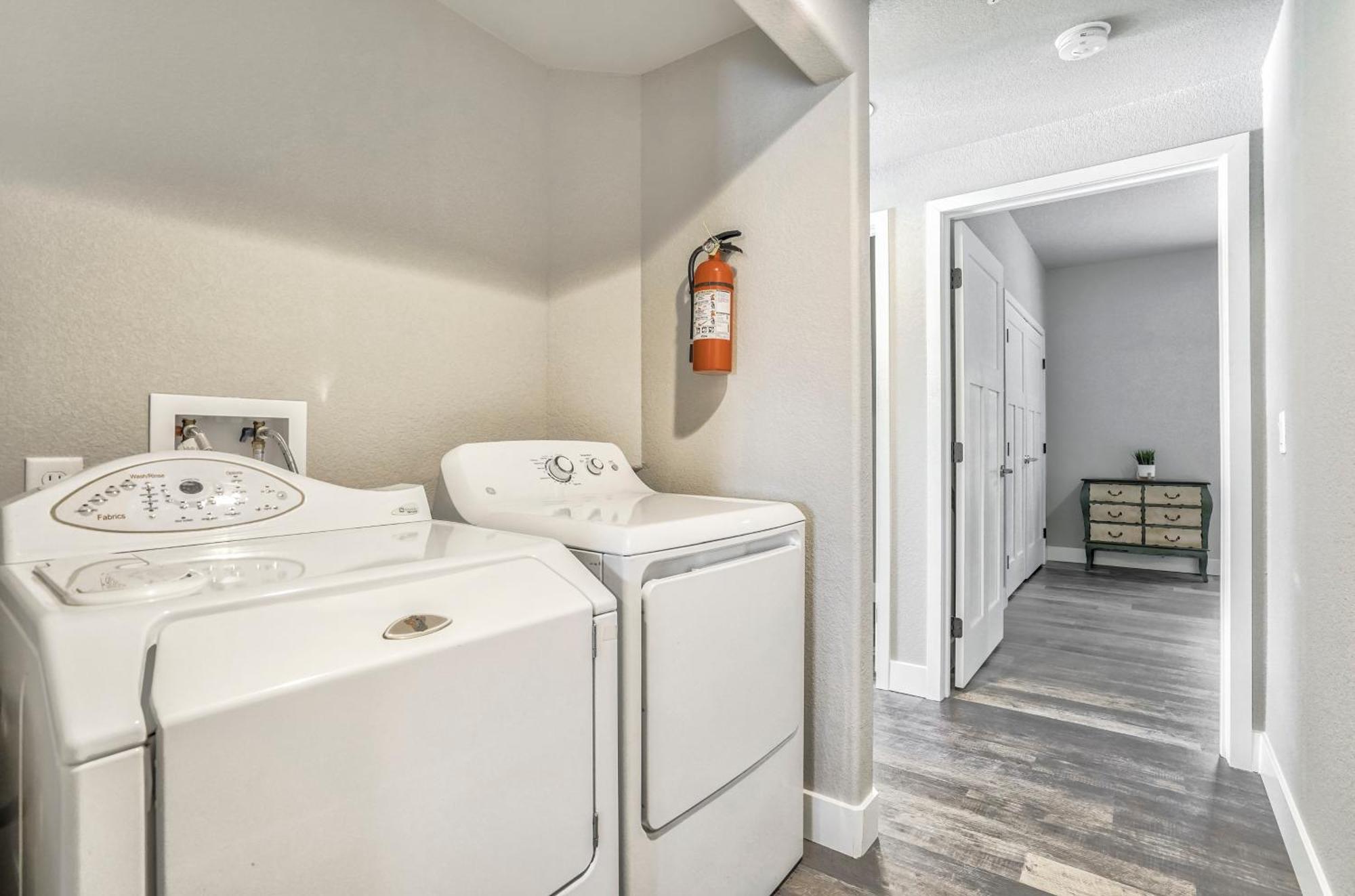 Holiday home Ground Floor Condo-mins To Downtown-pet Friendly