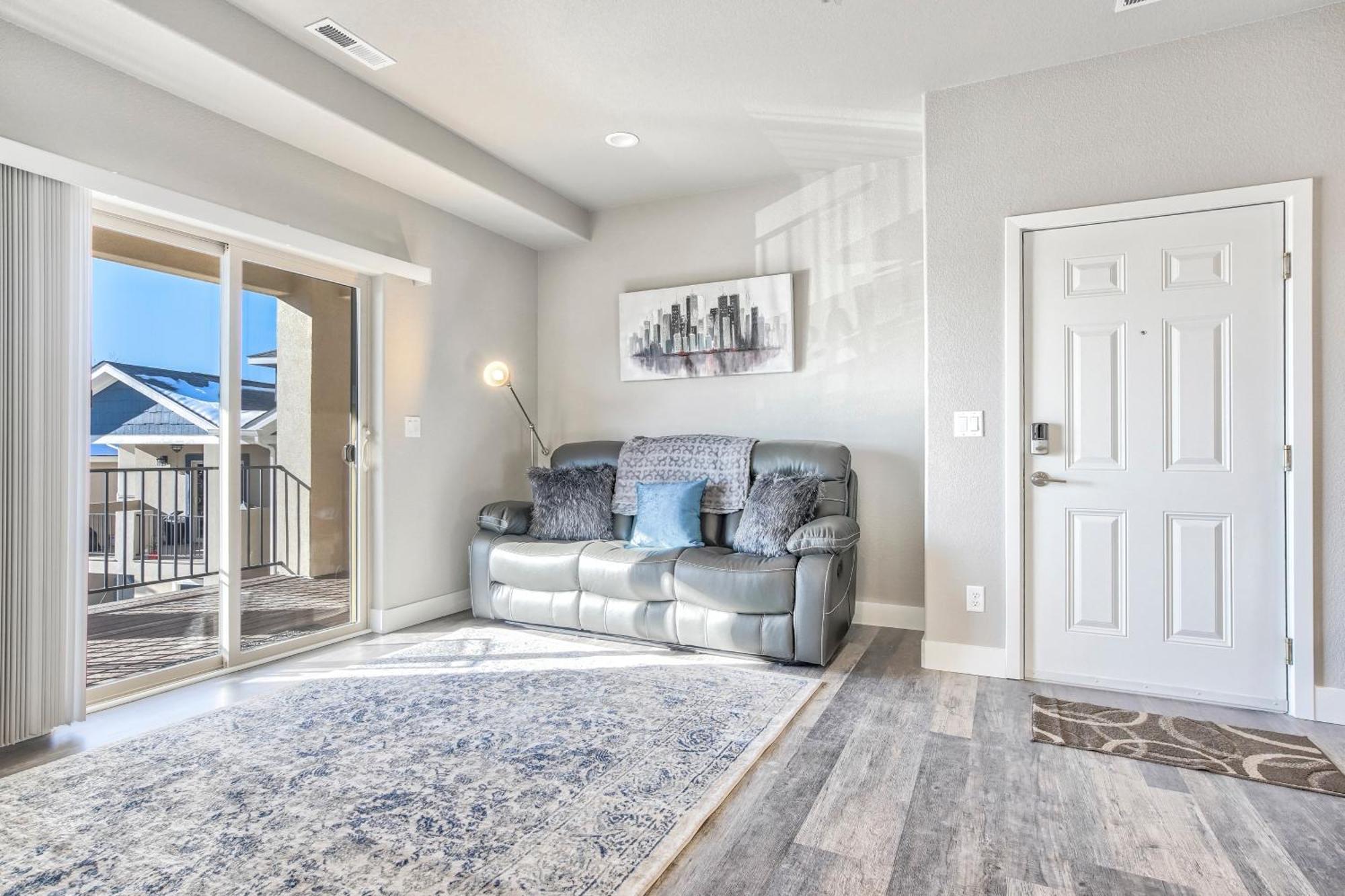 New Upstairs With Covered Deck-pet Friendly Holiday home