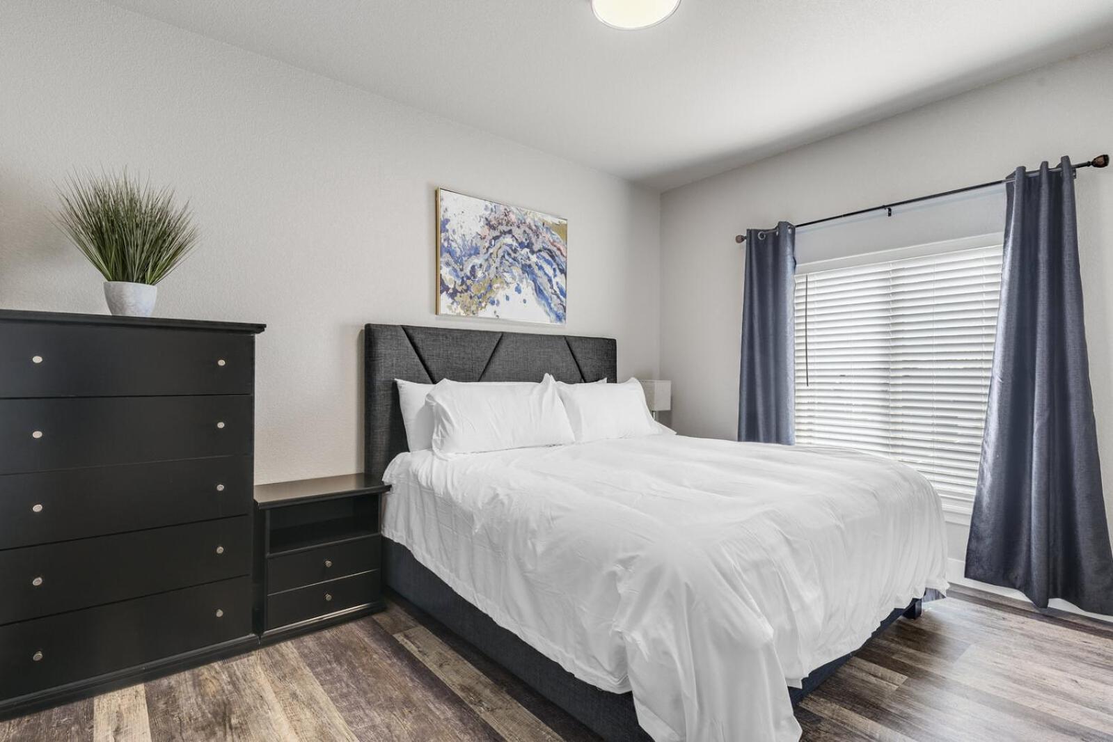 New Downstairs Condo-mins To Downtown-pet Friendly Holiday home Colorado Springs