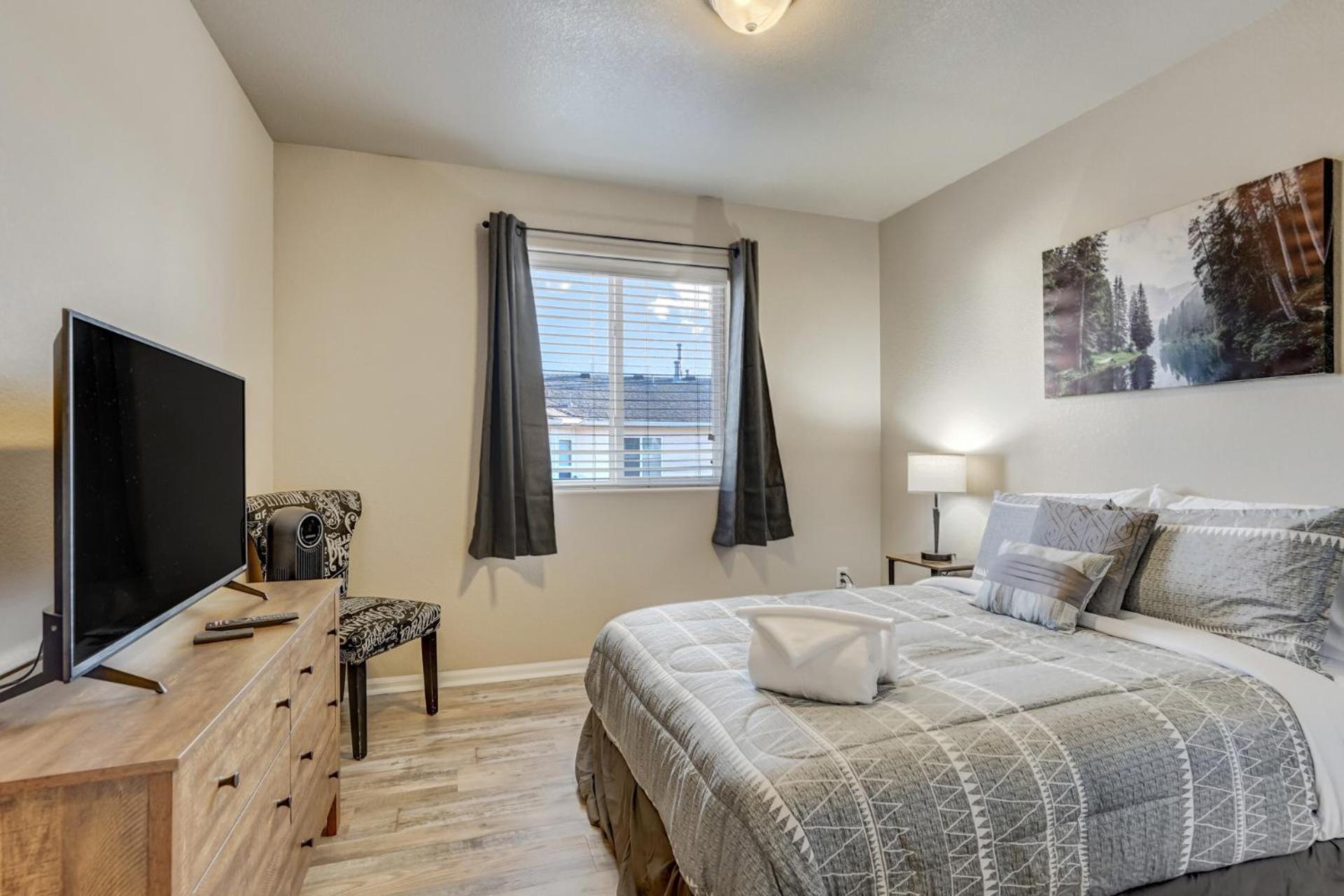 Painted Sky Corporate Oasis-mountain View-king Bed * Colorado Springs
