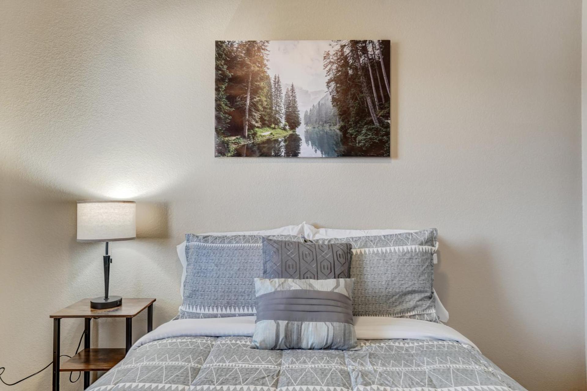 Painted Sky Corporate Oasis-mountain View-king Bed Colorado Springs