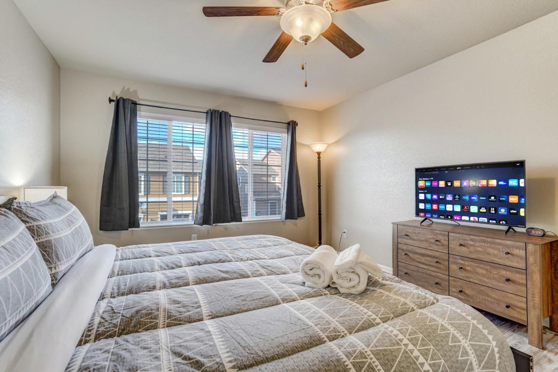Painted Sky Corporate Oasis-mountain View-king Bed Holiday home *