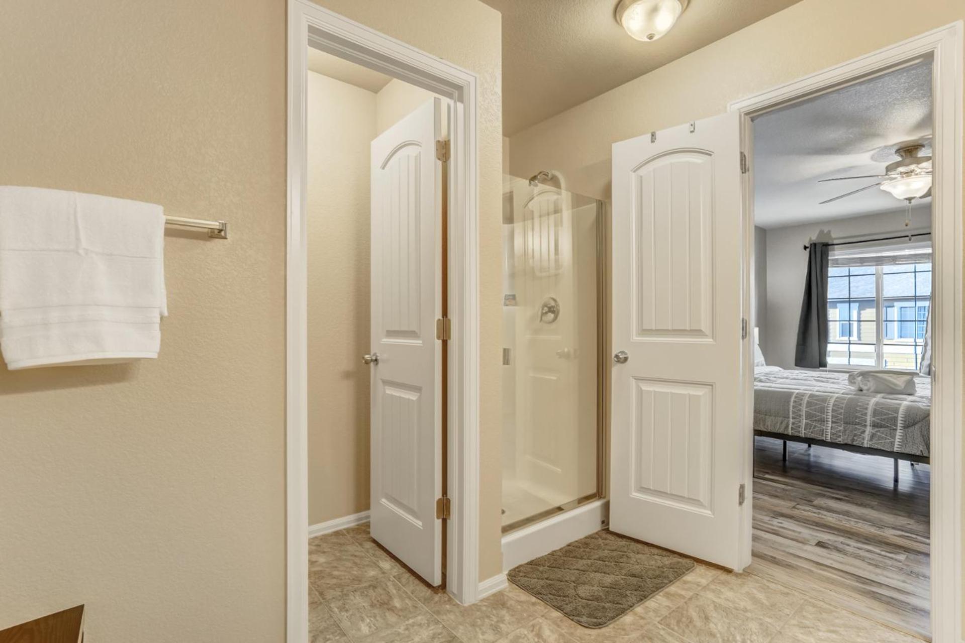 Painted Sky Corporate Oasis-mountain View-king Bed Colorado Springs