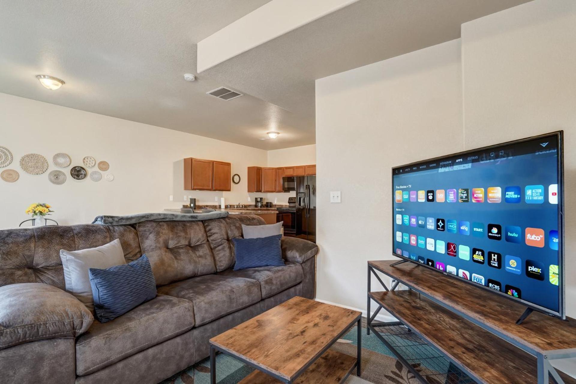 Painted Sky Corporate Oasis-mountain View-king Bed