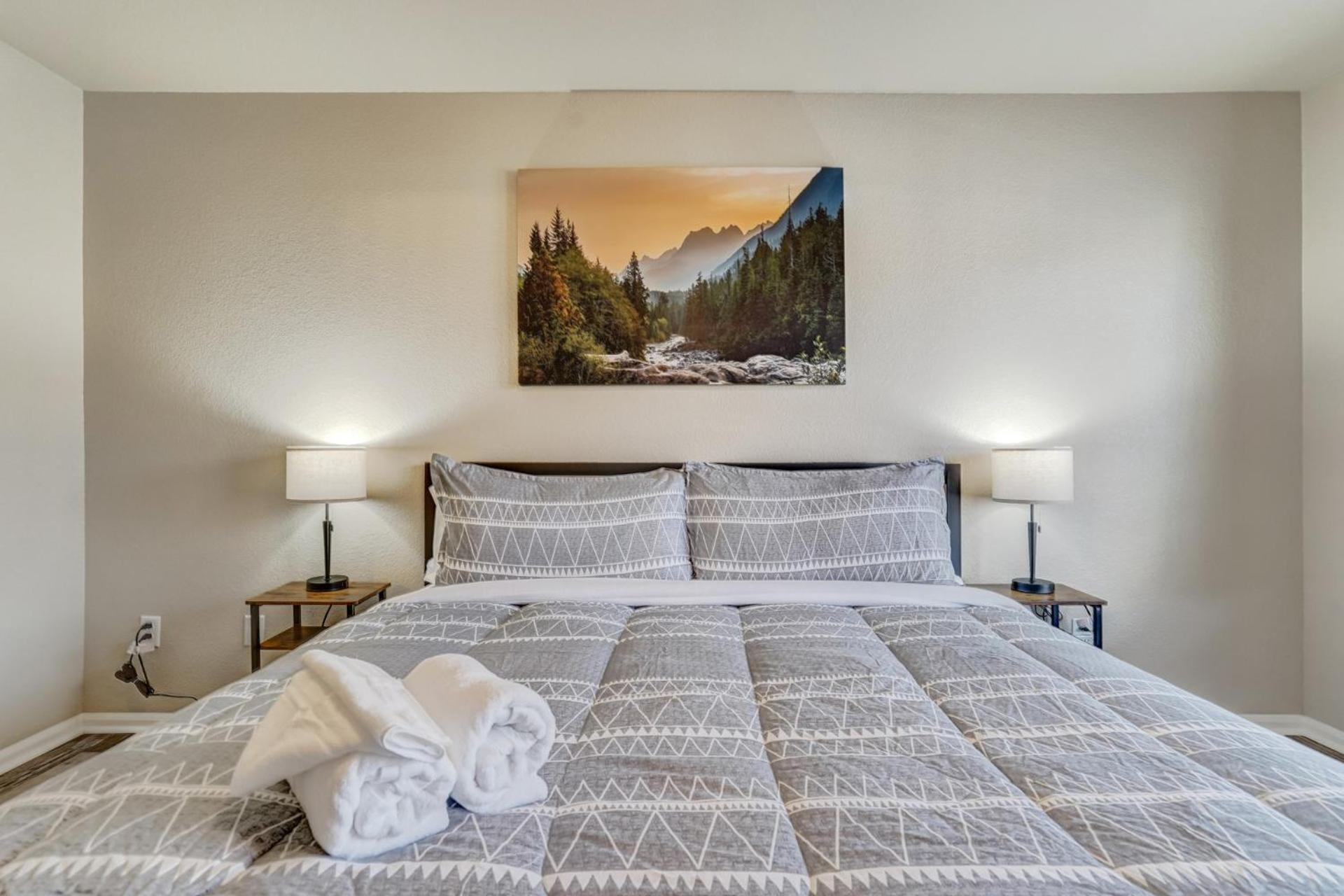Painted Sky Corporate Oasis-mountain View-king Bed Colorado Springs