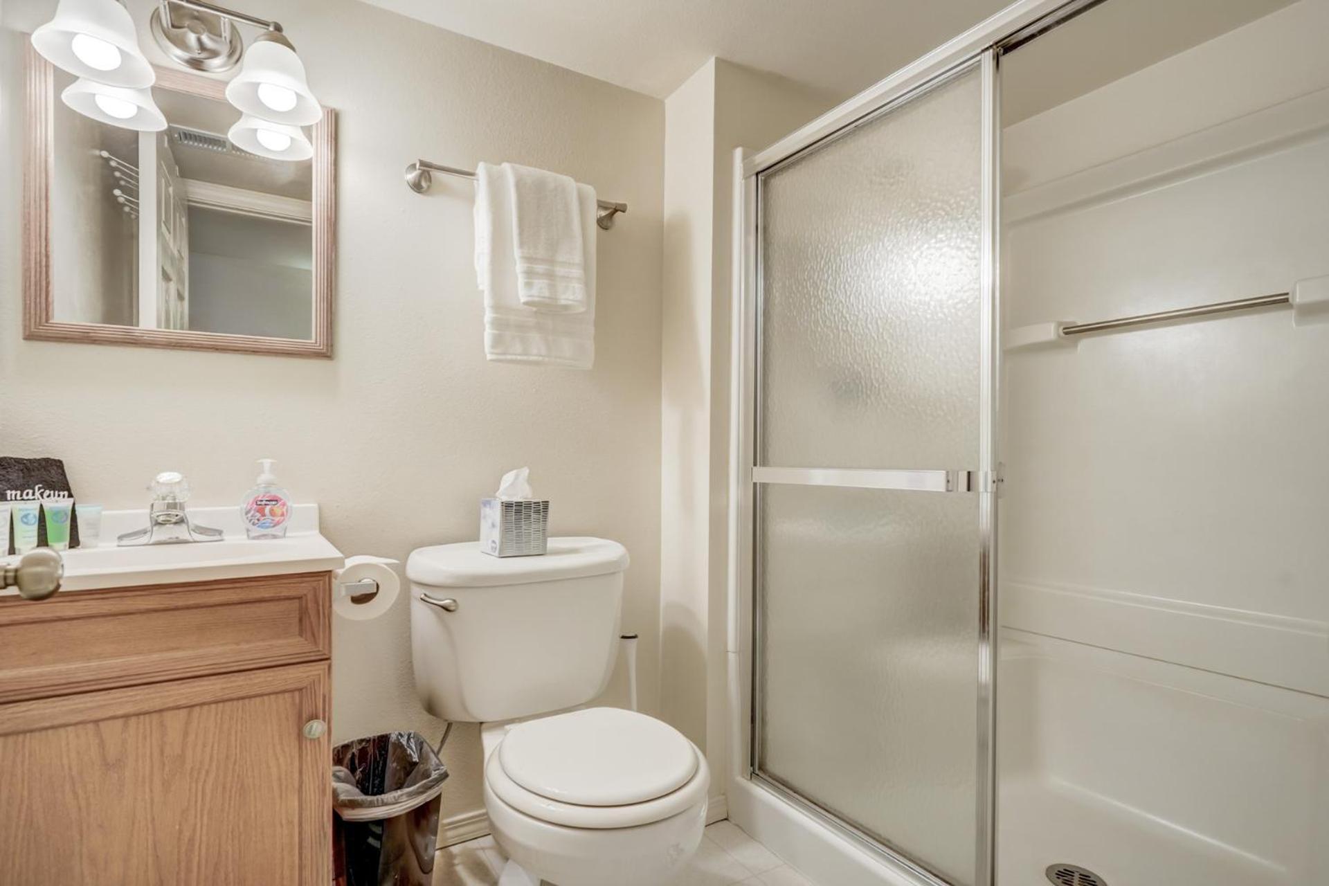 Springs Comforts - Pets Ok - Ping Pong - By Nestago Holiday home Colorado Springs