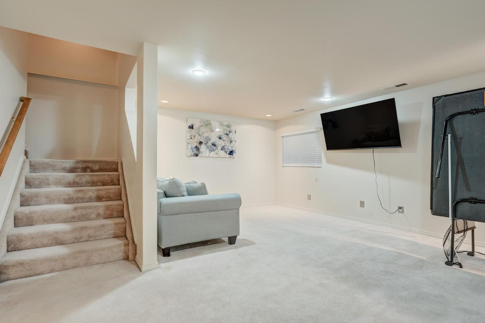 Springs Comforts - Pets Ok - Ping Pong - By Nestago Holiday home Colorado Springs