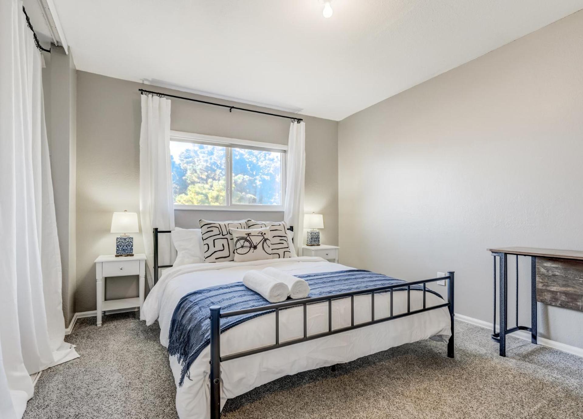 Mid-stay - Mountain View - Pets Ok - By Nestago Holiday home
