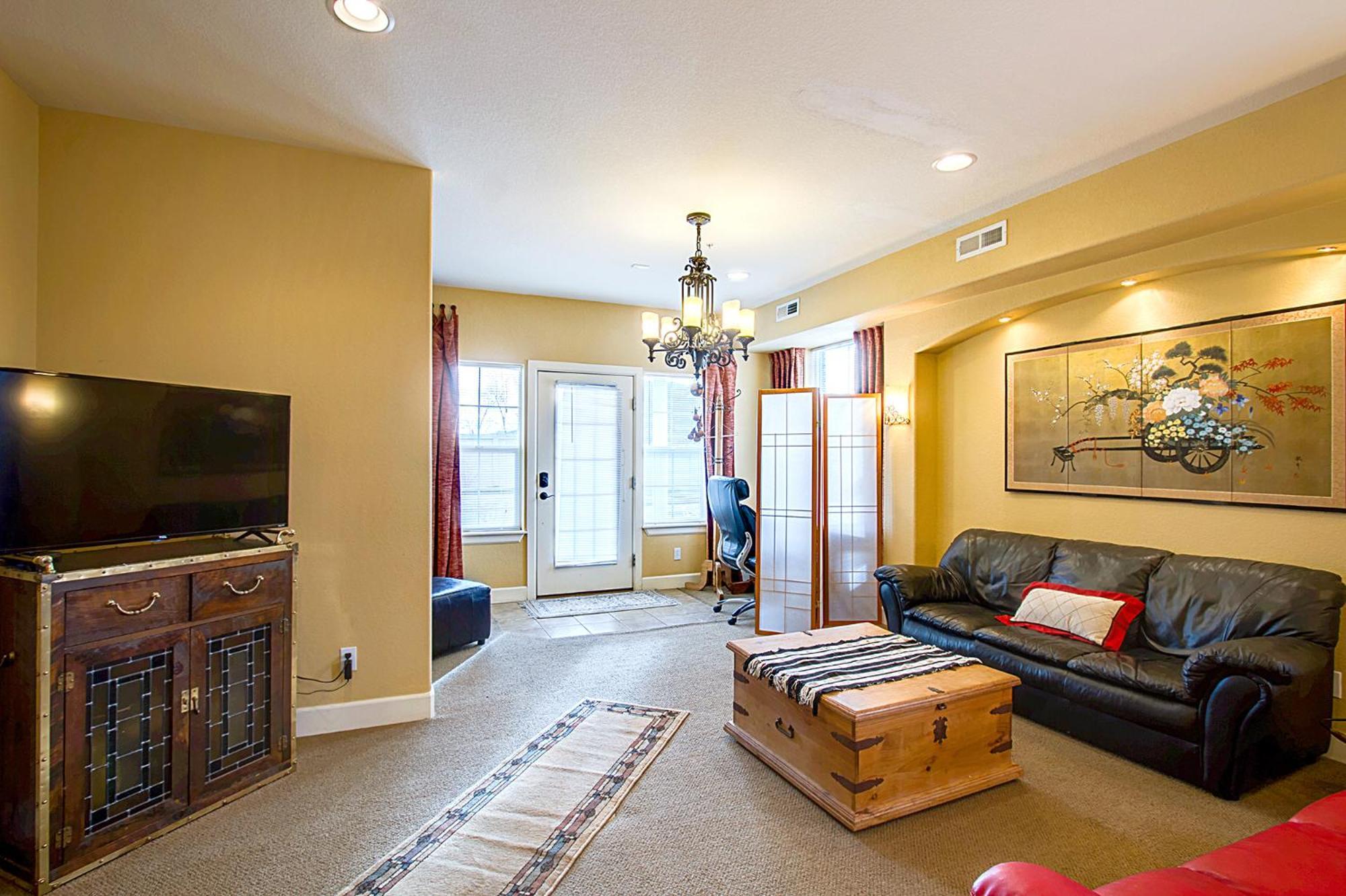 Fully Furnished Downtown - Pet Friendly! Holiday home Colorado Springs