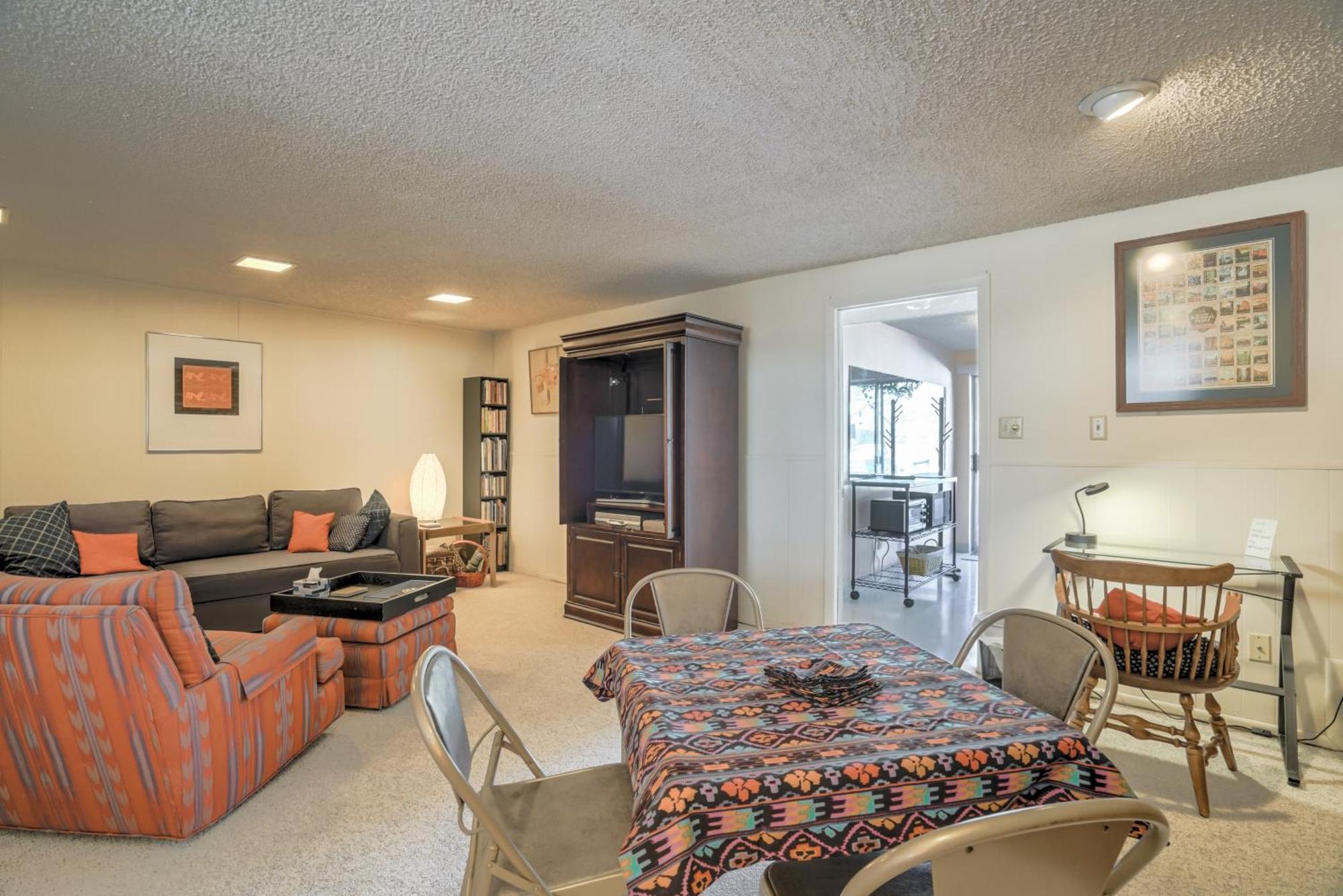 Apartment Cozy Ground Floor - Pet Friendly - Work Space Colorado Springs