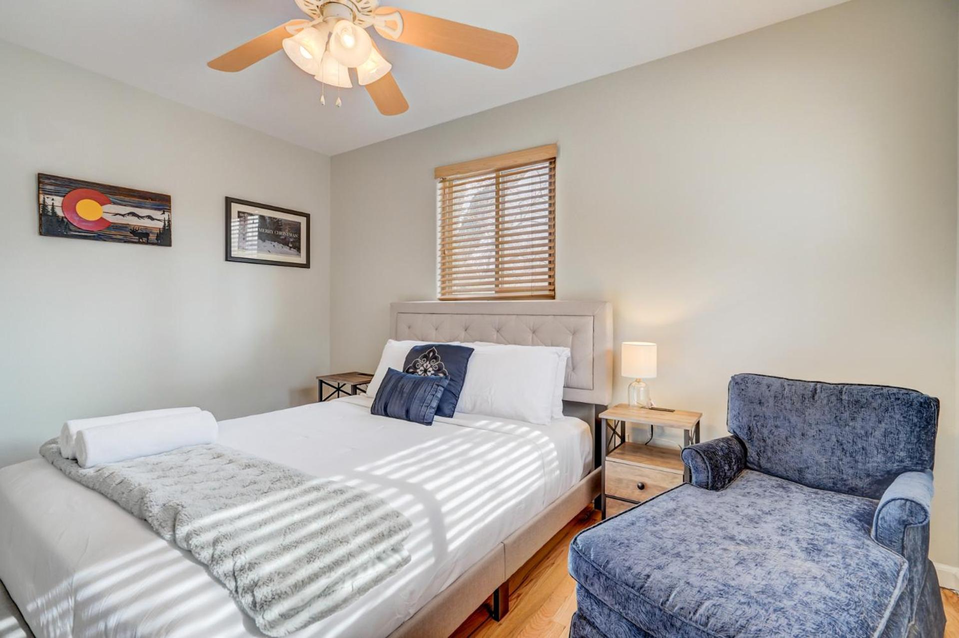 Holiday home Cosmic Comfort - Pet Friendly - Fenced Yard