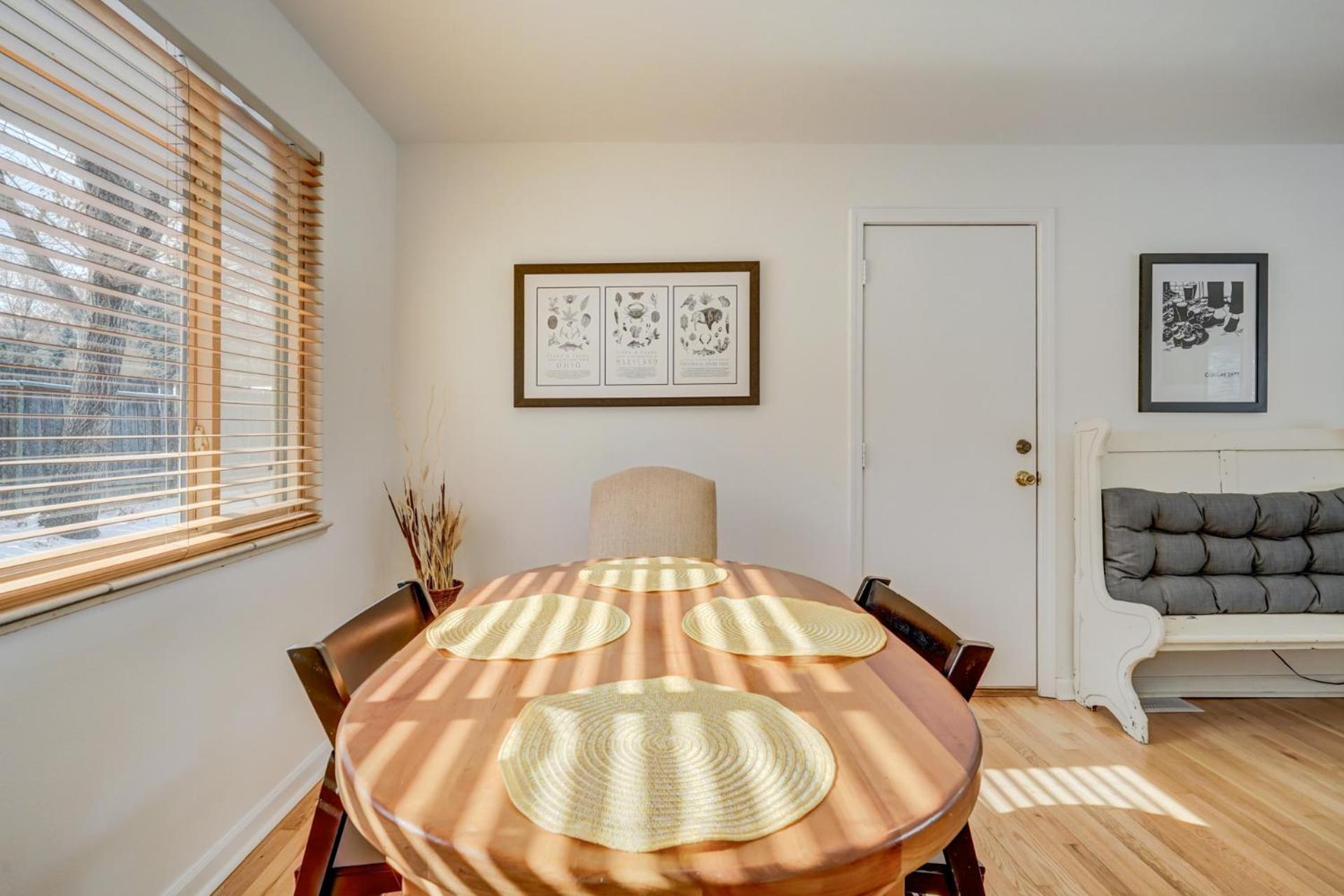 Cosmic Comfort - Pet Friendly - Fenced Yard