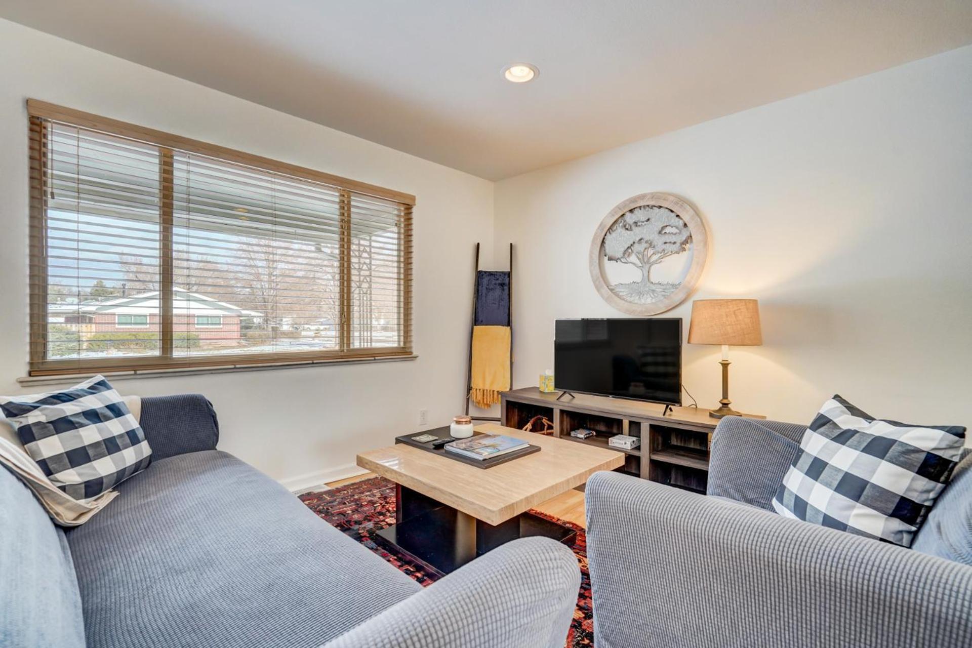 Holiday home Cosmic Comfort - Pet Friendly - Fenced Yard