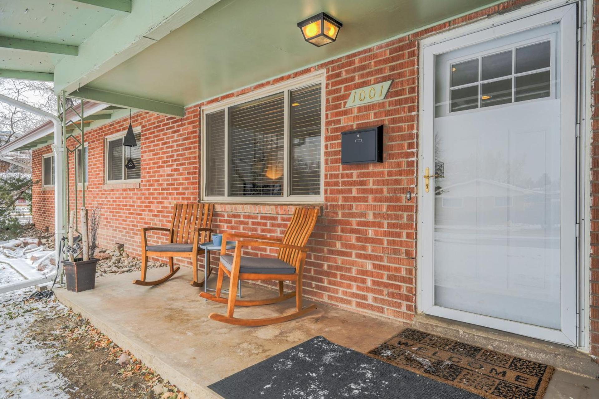 Cosmic Comfort - Pet Friendly - Fenced Yard Holiday home