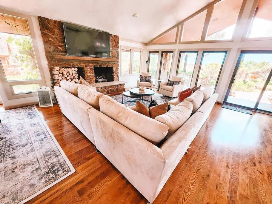 Villa Luxury Living Near Gog Northwest *