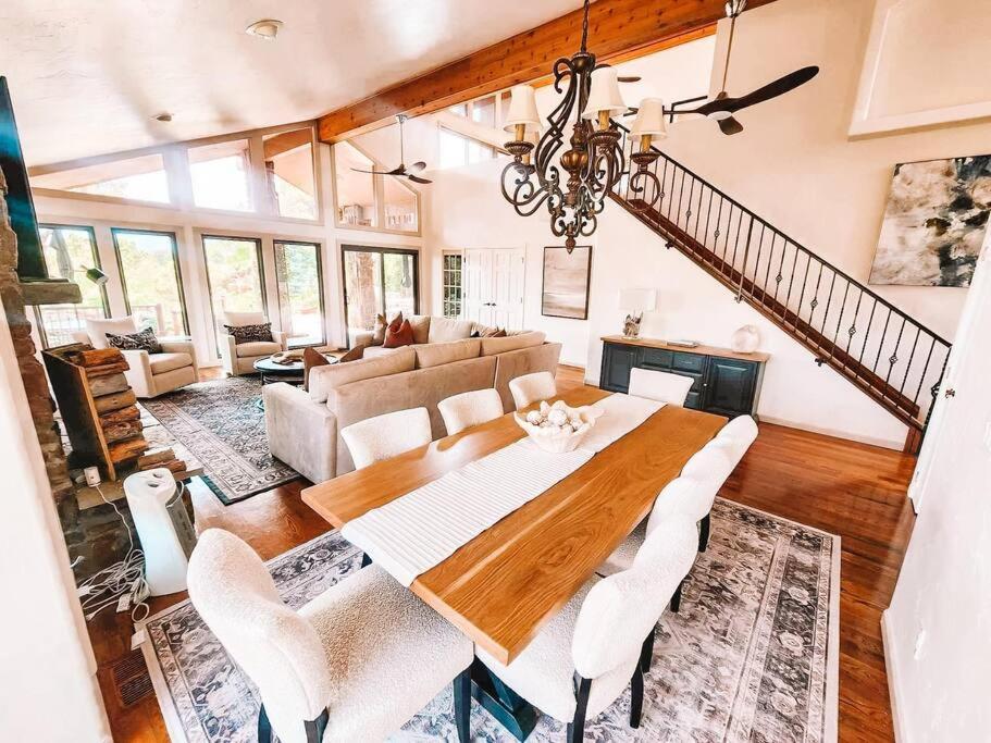 Luxury Living Near Gog Northwest Villa *