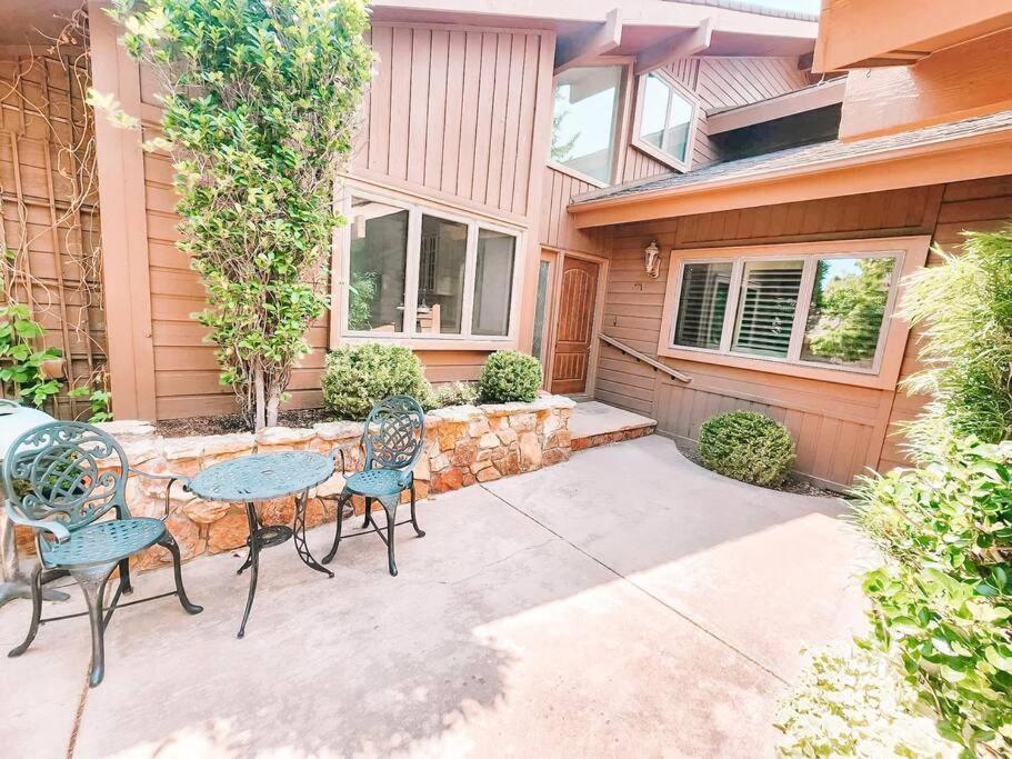 Luxury Living Near Gog Northwest Villa