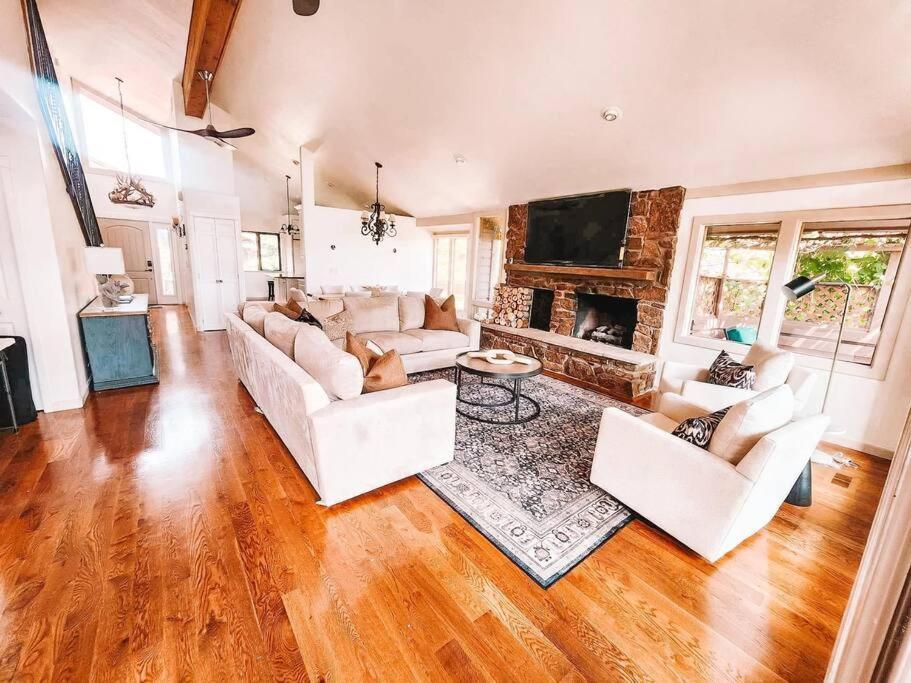Villa Luxury Living Near Gog Northwest *