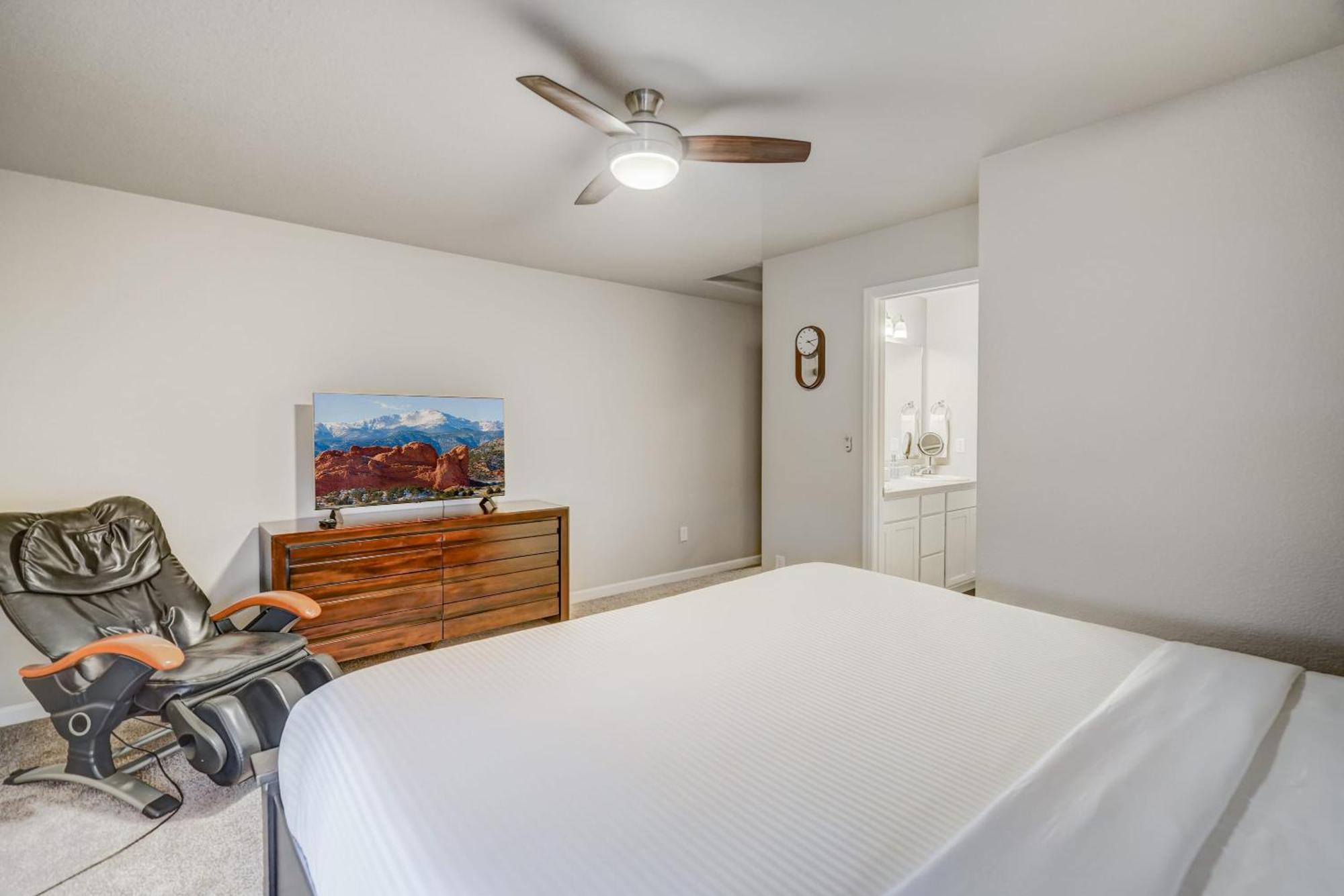 Sakura Springs Garden Of The Gods Dog Friendly Apartment Colorado Springs