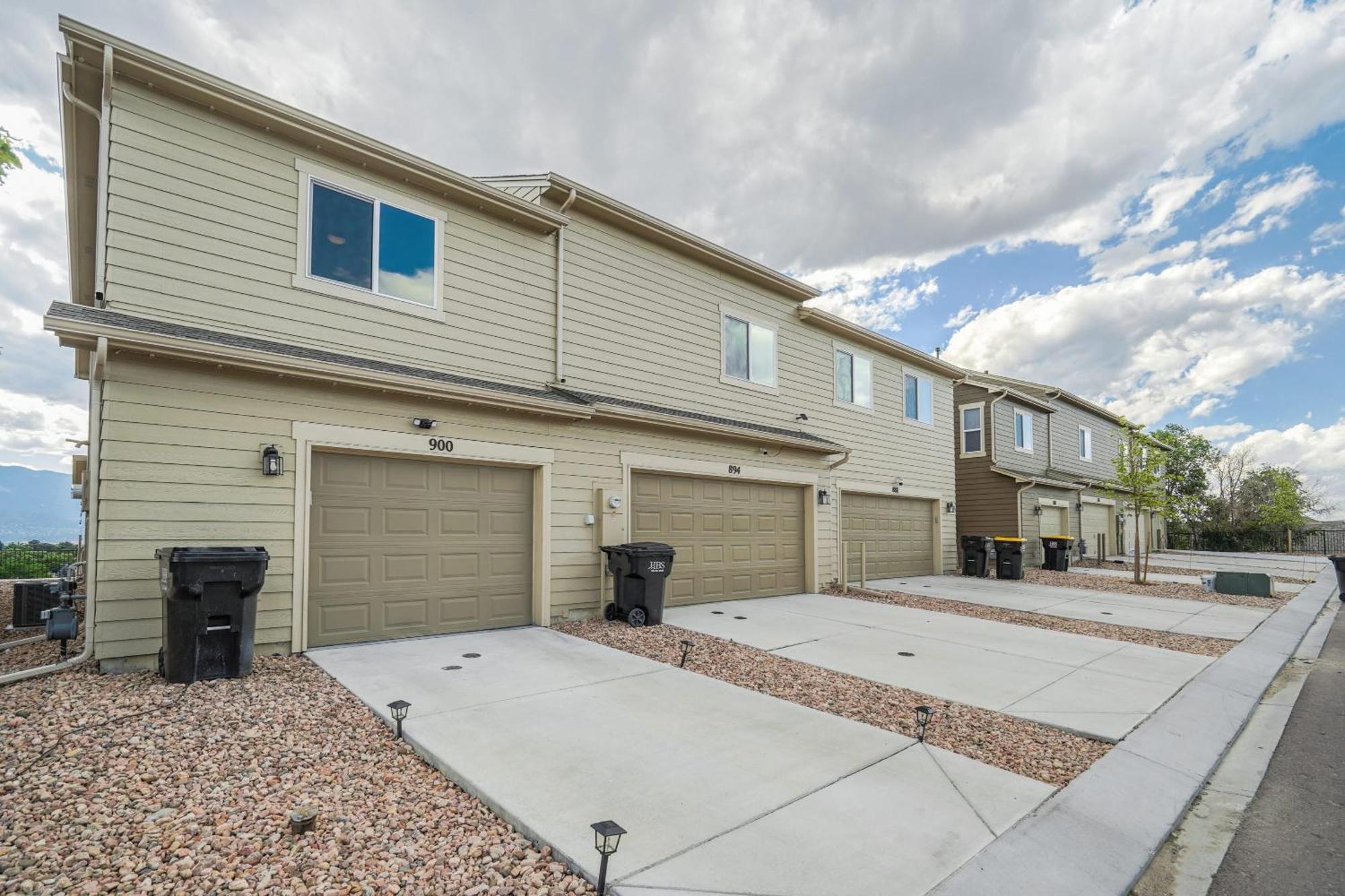 Sakura Springs Garden Of The Gods Dog Friendly Apartment Colorado Springs