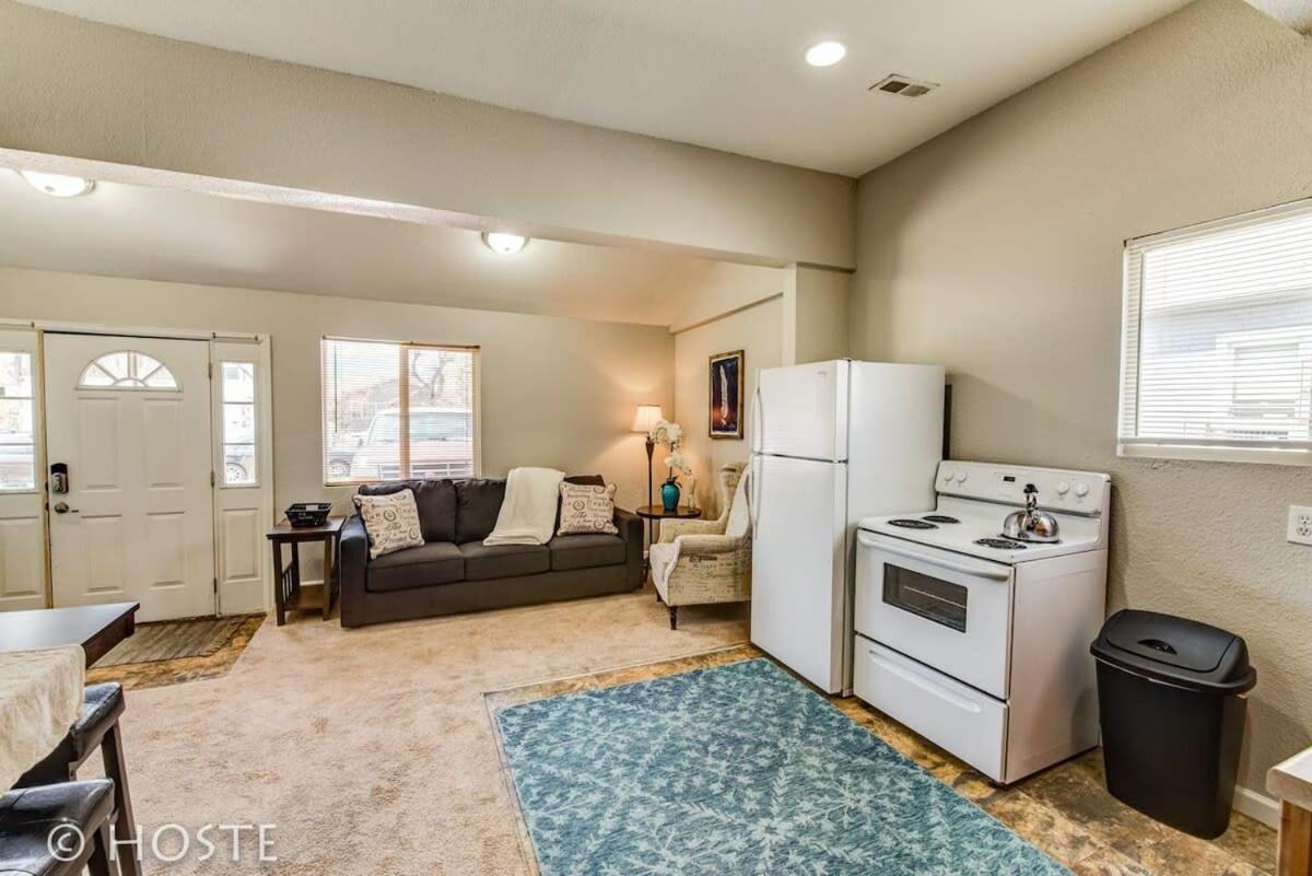 *h New!* 1 Bedroom Downtown Townhome, Newly Renovated! Colorado Springs