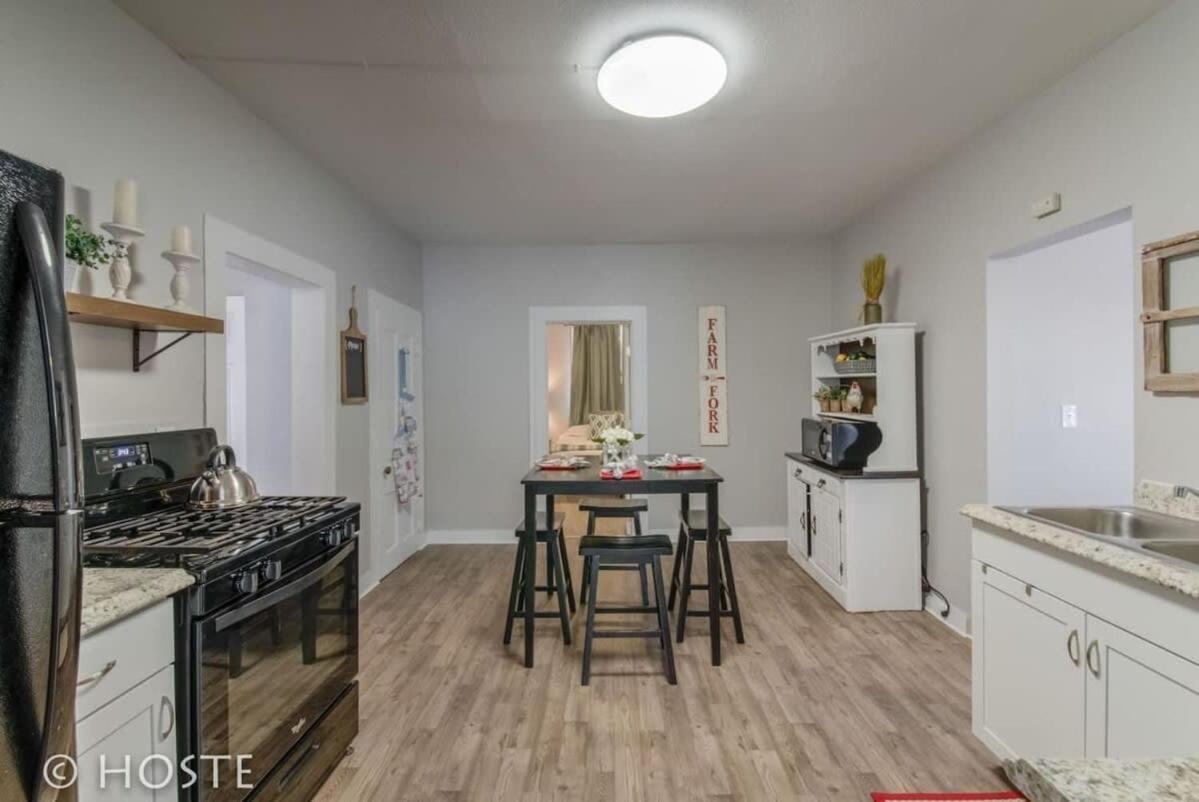 Apartment *h New!* Centrally Located 3bdrm Traveler's Near Downtown *