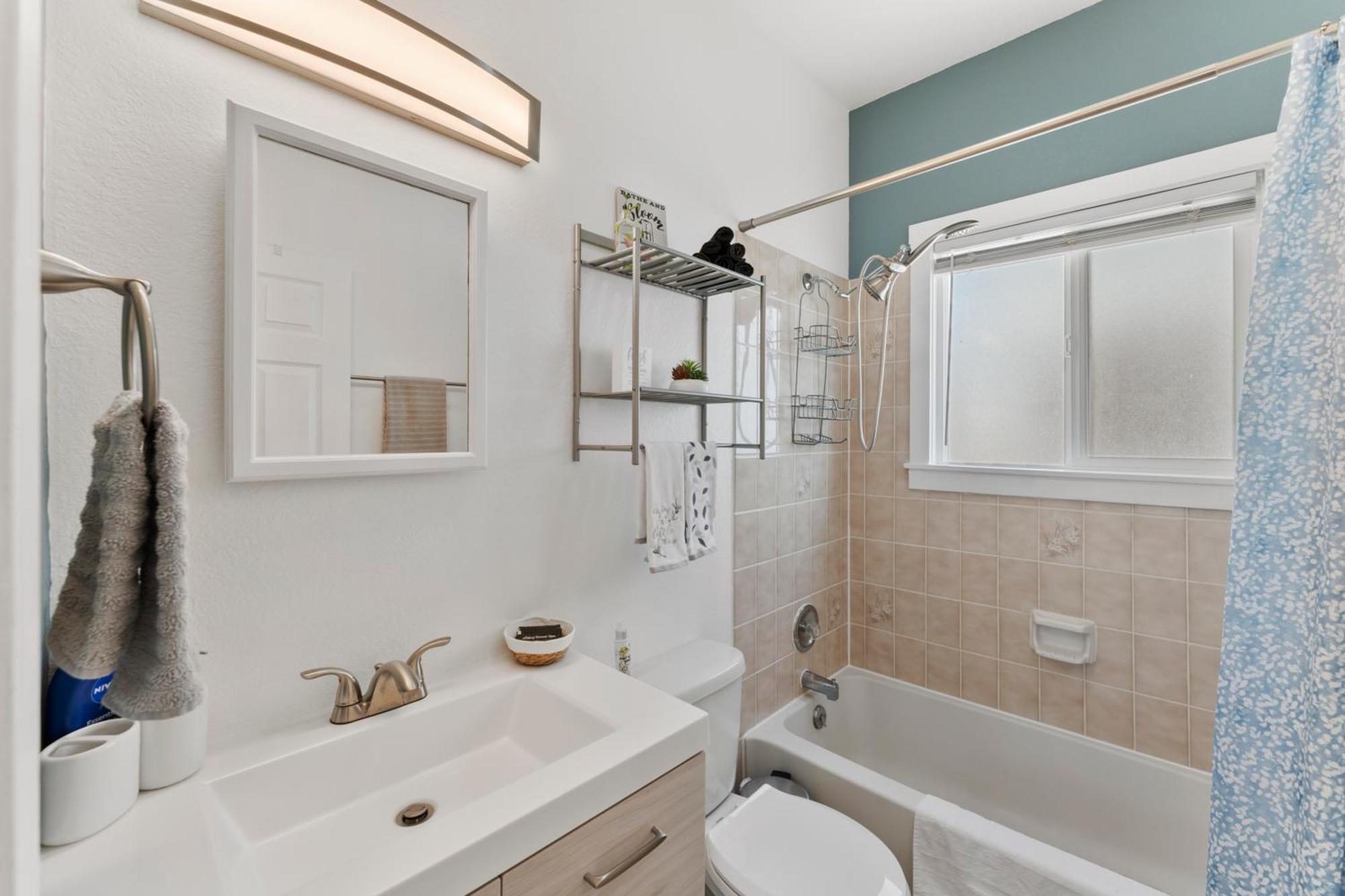 3 Bedroom *downtown* With Firepit Holiday home *